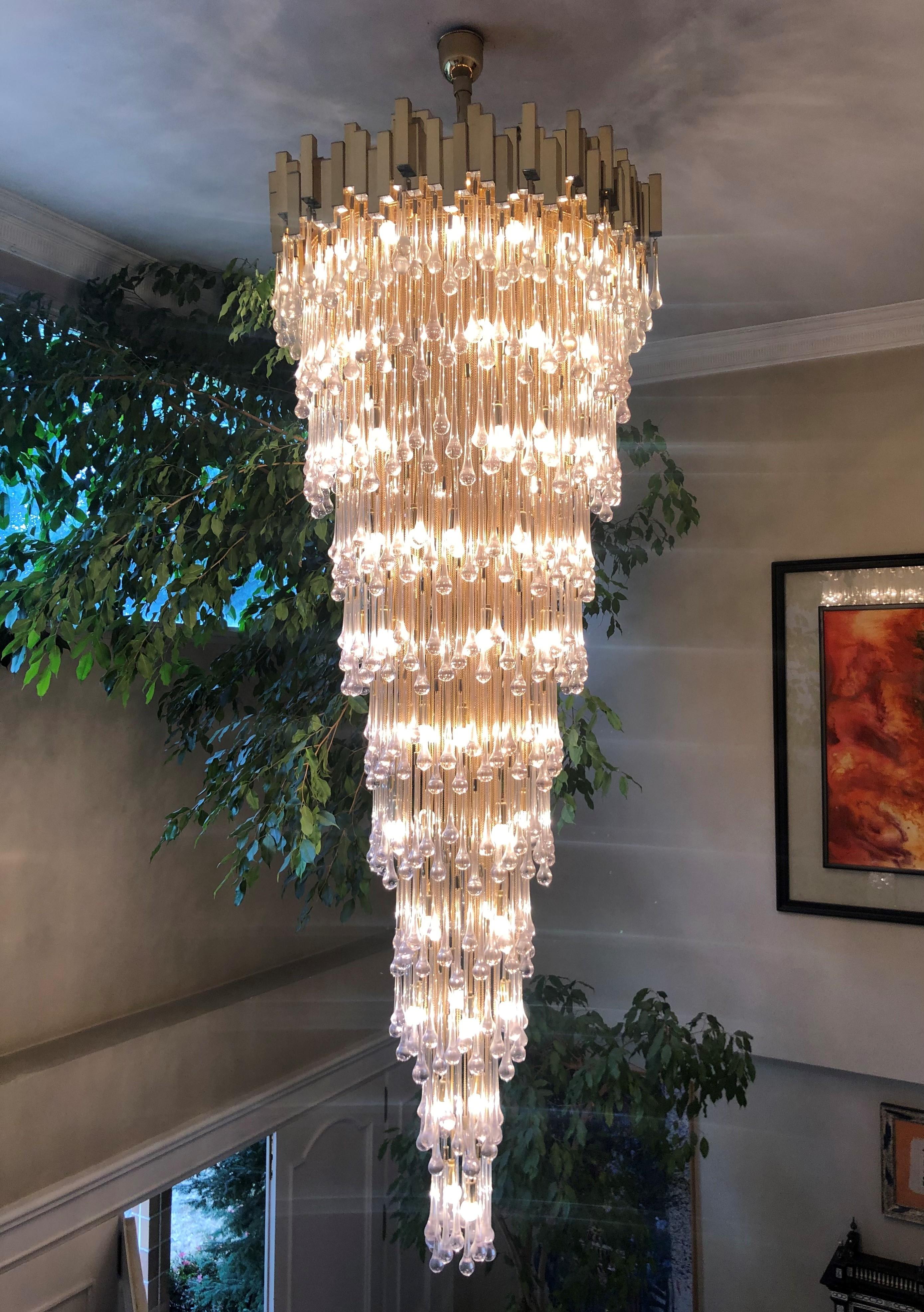 Marvelous, unique and exceptional large midcentury Spanish chandelier, crafted during the 1970s by BD Lumica, Barcelona.
BD Lumica was a prestigious Spanish company, based in Barcelona, producing high quality and design lighting.
This chandelier