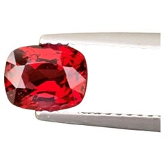 Exceptionnel spinelle rouge naturel non serti de 1,15 carat provenant du Myanmar