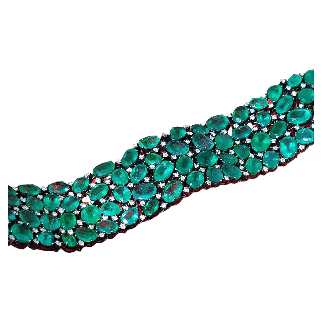 Oval Cut EXCEPTIONAL 115 Carat Zambian Green Emerald 18k White Gold Bracelet  For Sale