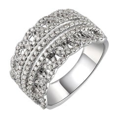 Exceptional 14 Karats White Gold and Diamond Engagement Ring