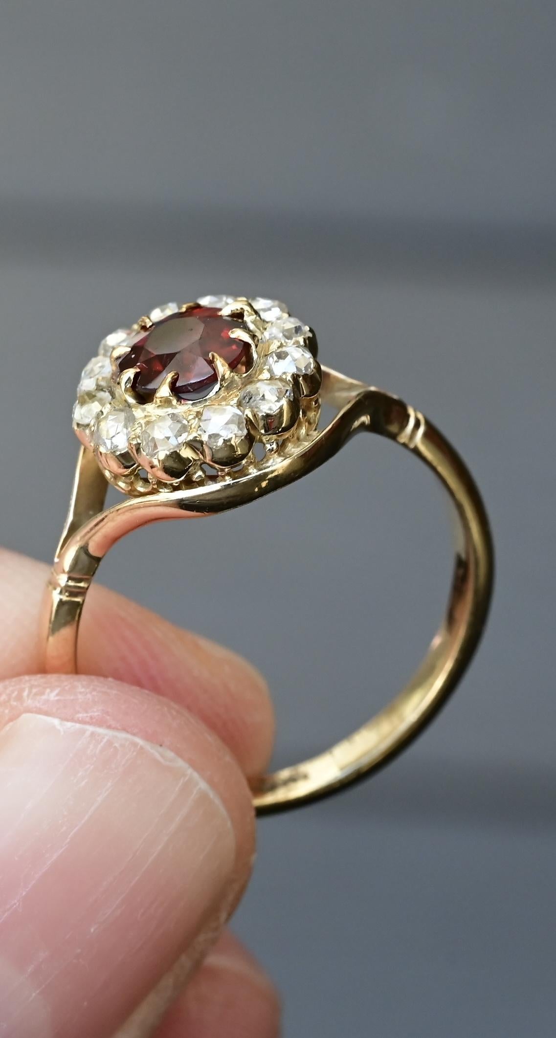 Exceptional 14K Victorian Period Garnet & Diamond Ring Size 8.25 In Good Condition In Media, PA