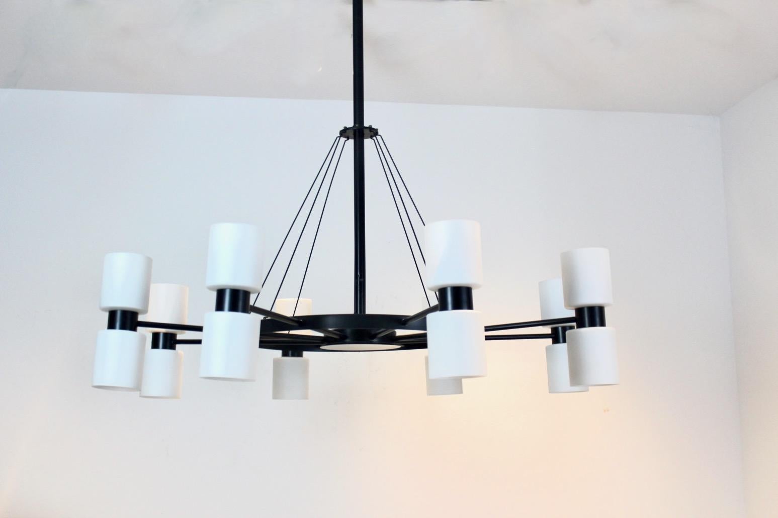 Dutch Exceptional 16-Light Chandelier 'Zonnewende' by J.W. Bosman for RAAK Amsterdam For Sale