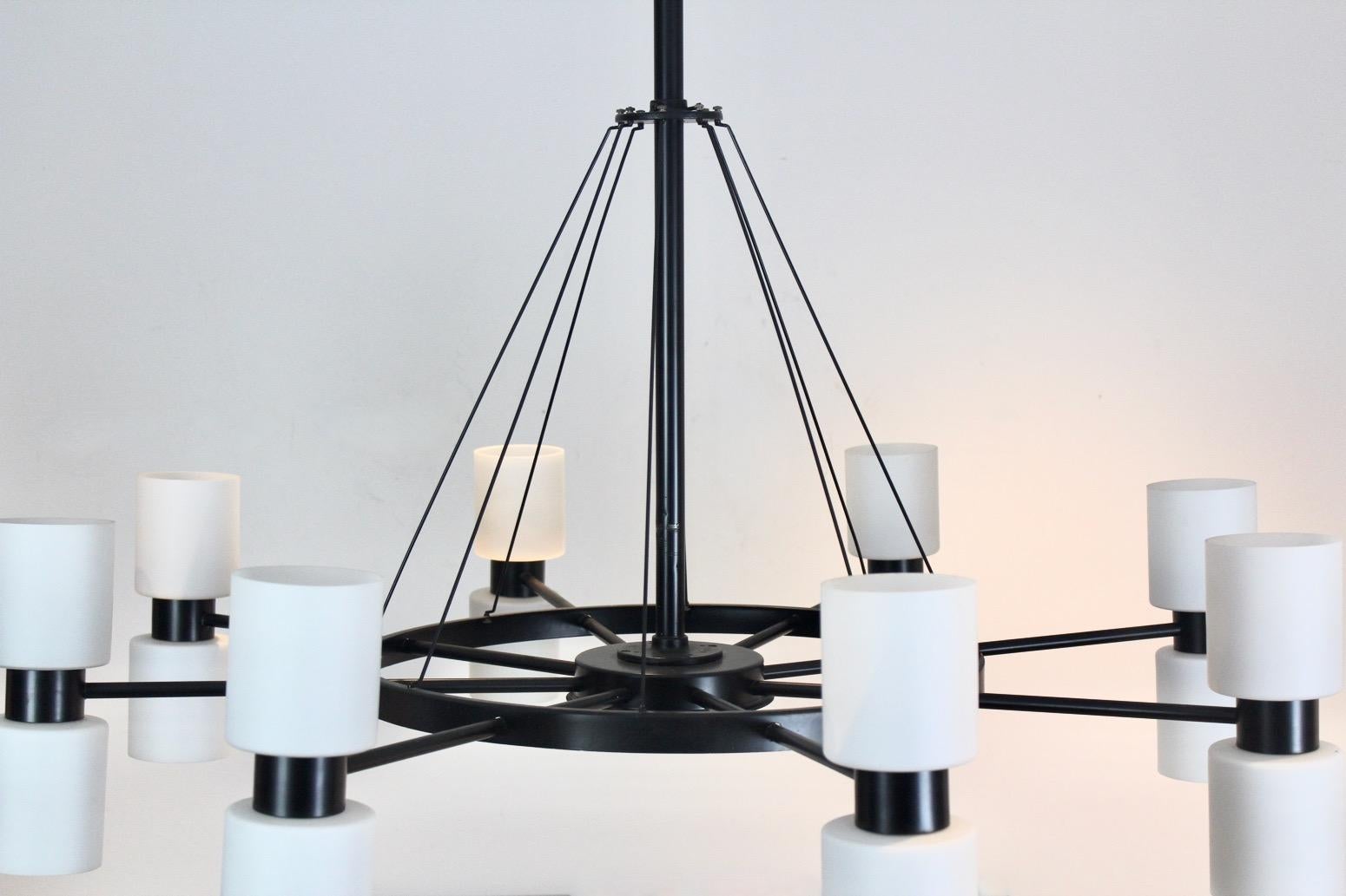 20ième siècle Exceptionnel lustre à 16 éclairages 