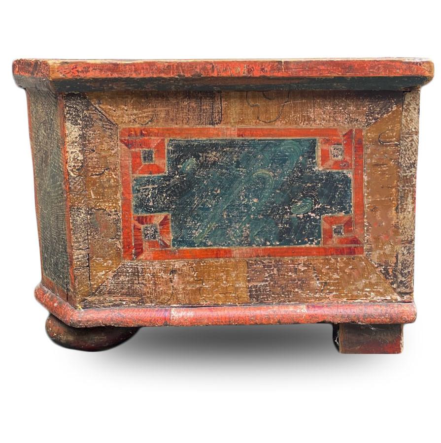 Exceptional 1750 Red and Blu Painted Blanket Chest, Central Europe For Sale 1