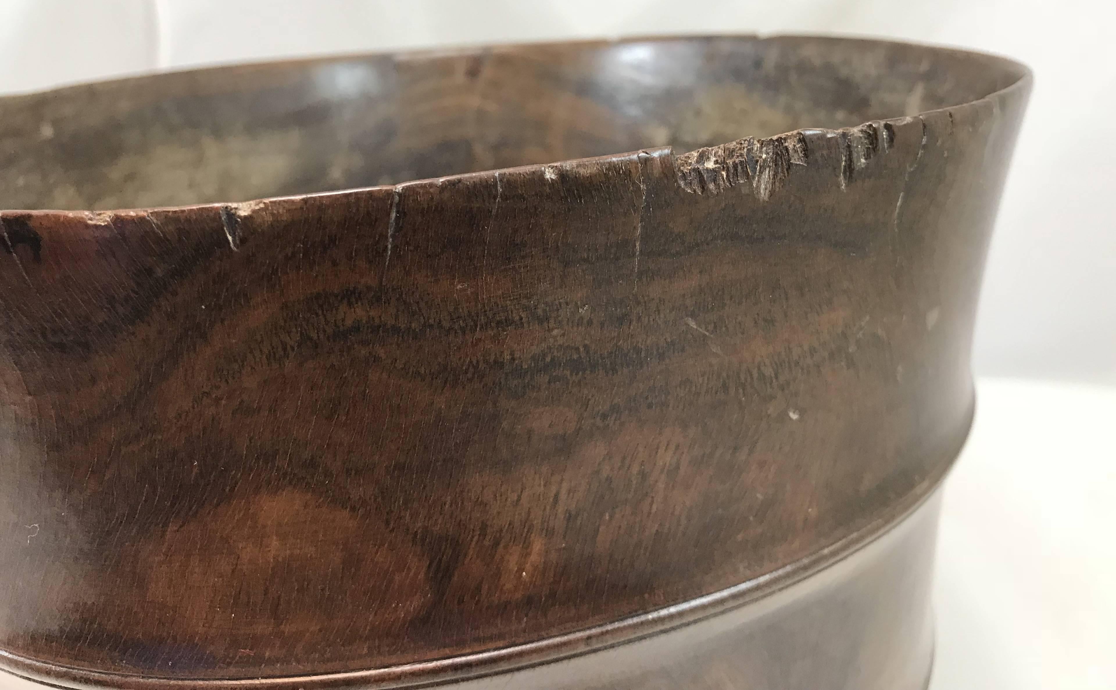 Exceptional 17th Century Carved English Wassail Bowl in Figured Lignum Vitae 1
