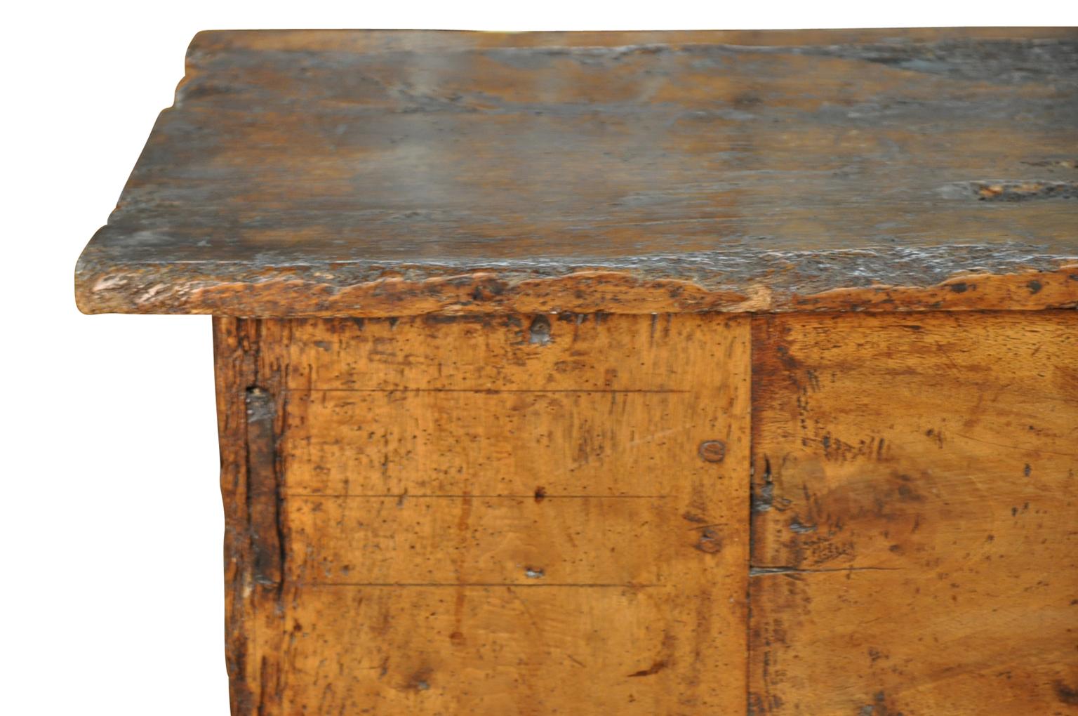 Exceptional 17th Century Coffre - Trunk 1