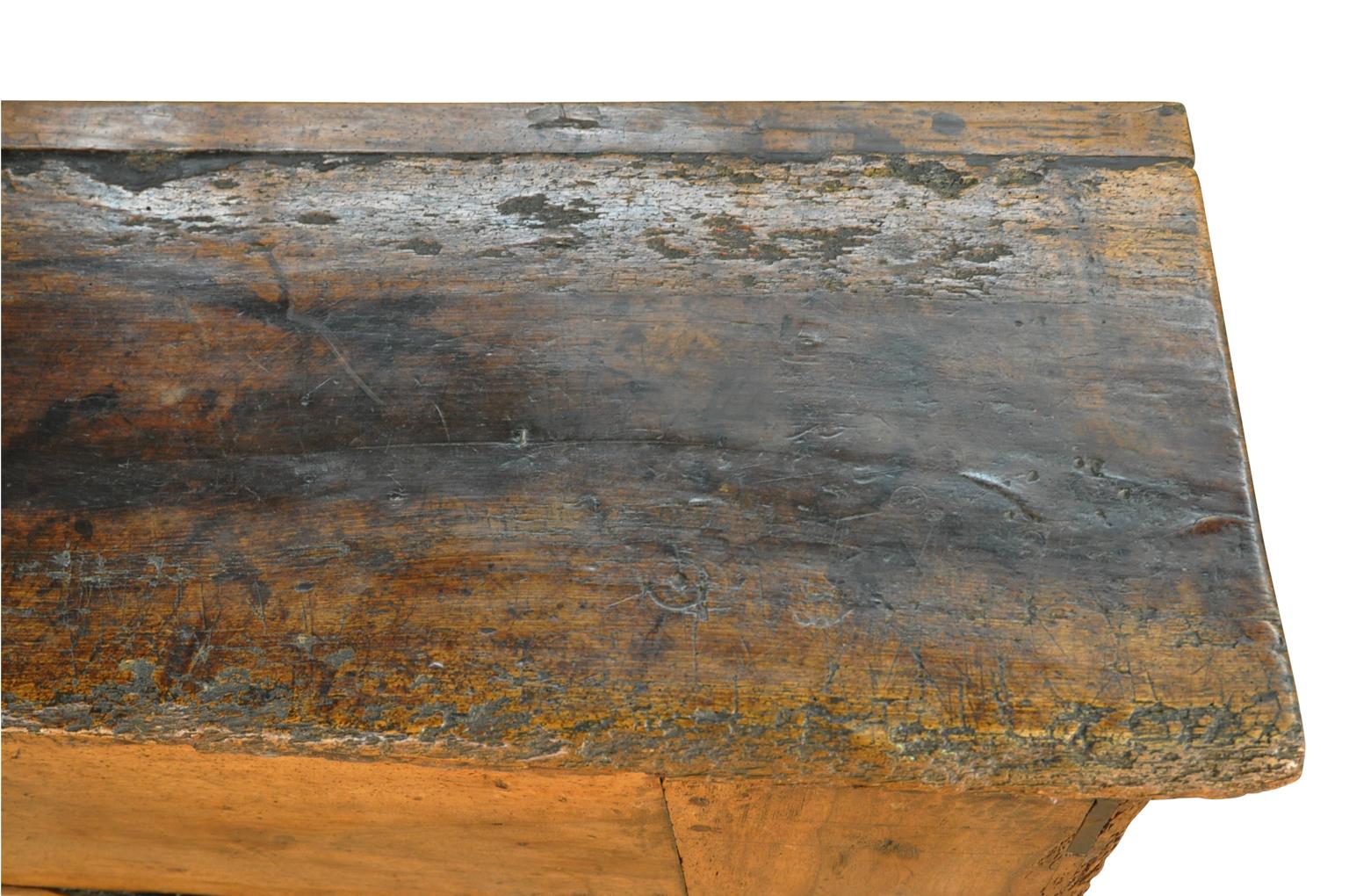 Exceptional 17th Century Coffre - Trunk 2