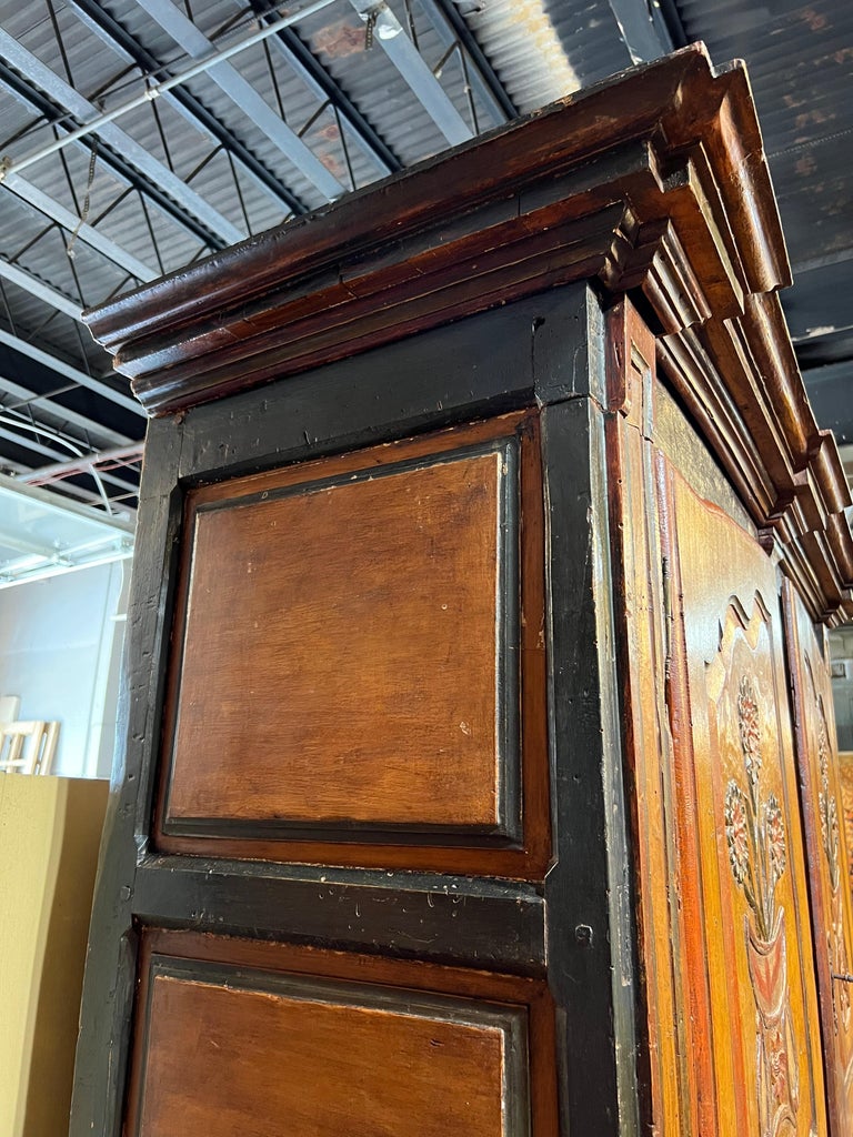 Exceptional 17th Century Northern Italian Armoire A' 4 Portes For Sale 12