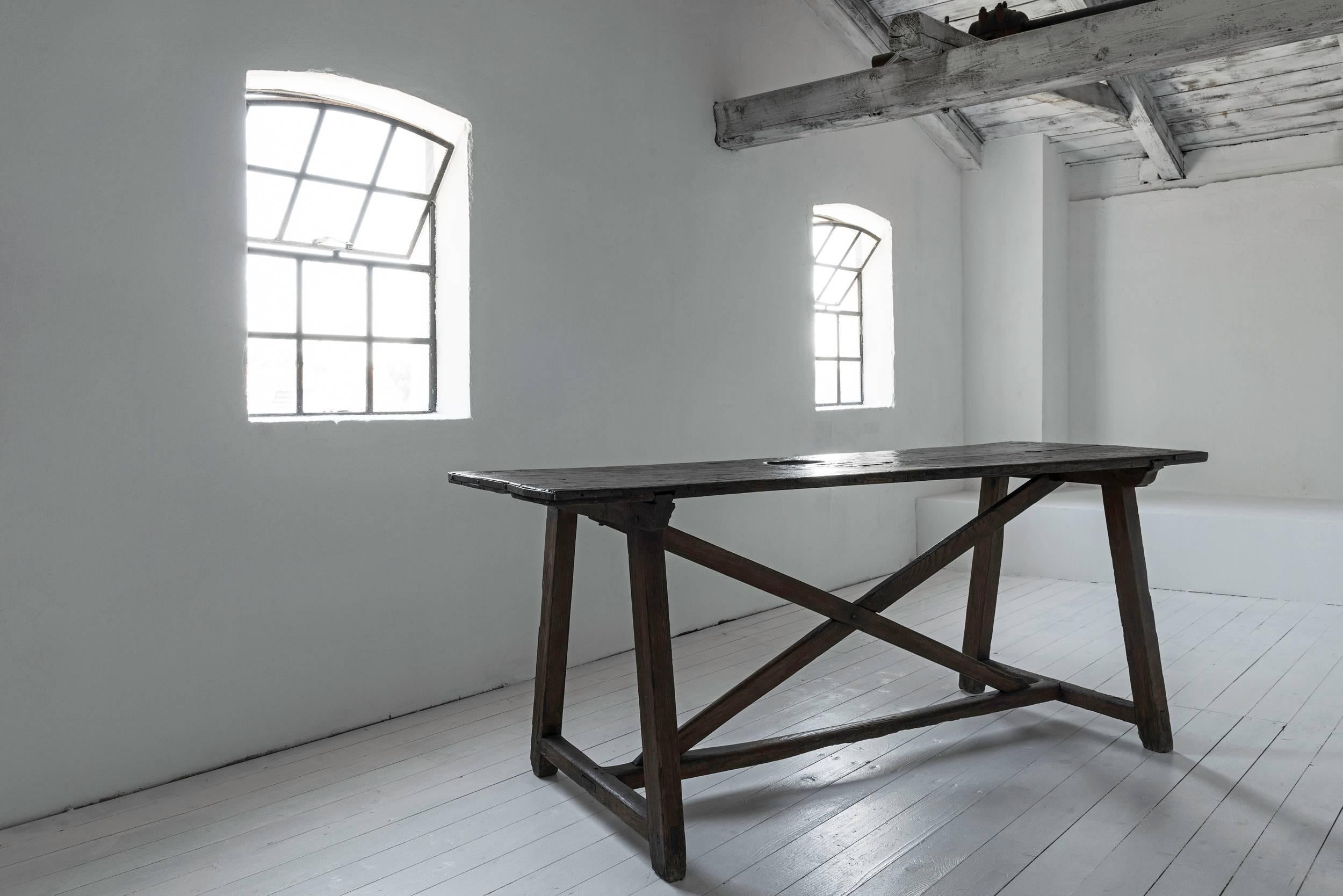 An exceptional 17th century walnut dining Table of good proportions.