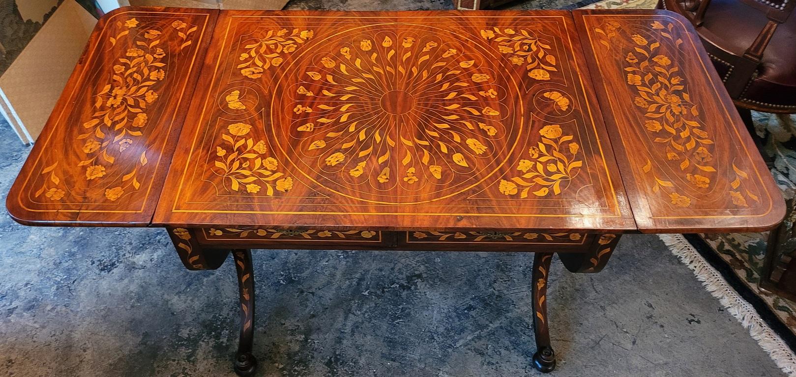 Exceptionnelle table de canapé en marqueterie de style Régence néerlandaise du 18e siècle en vente 2