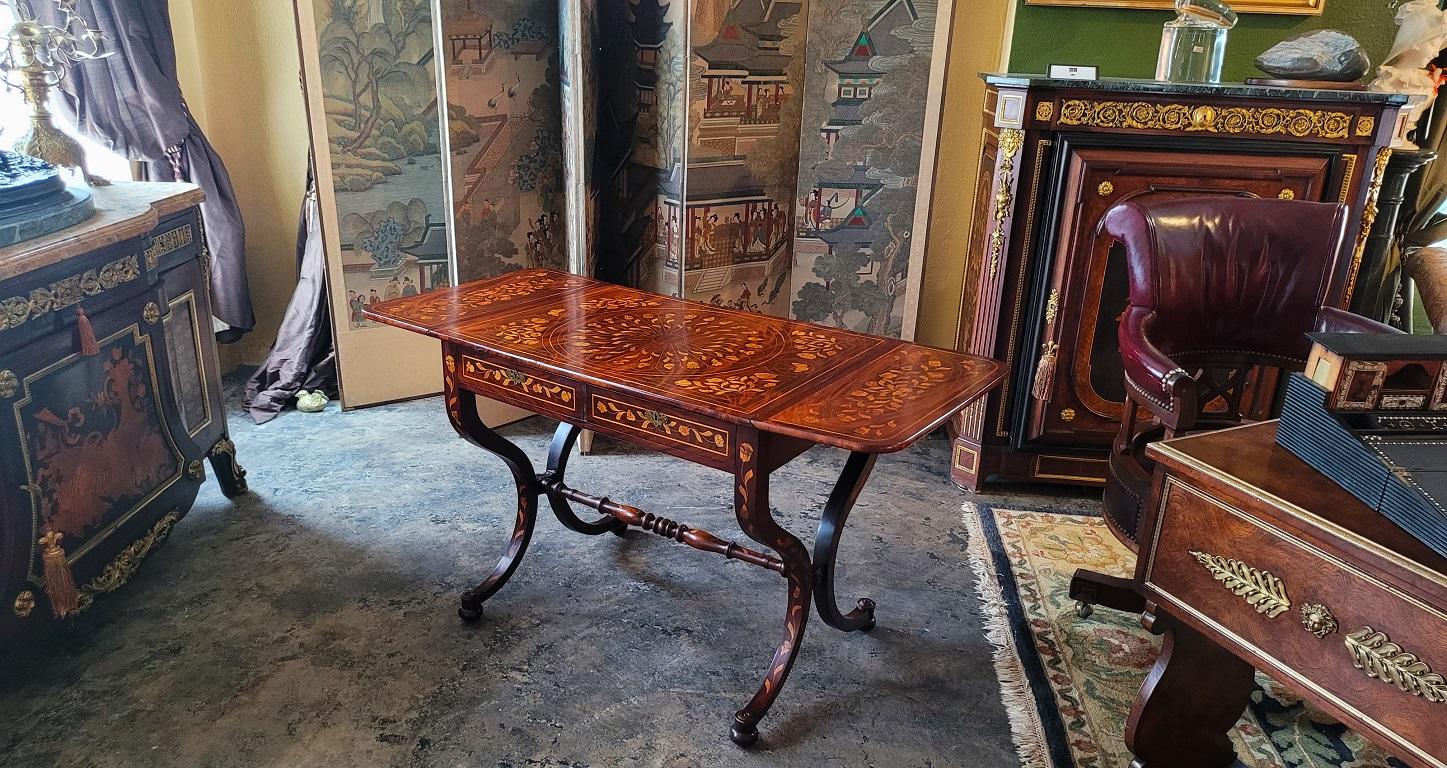 Exceptionnelle table de canapé en marqueterie de style Régence néerlandaise du 18e siècle en vente 7