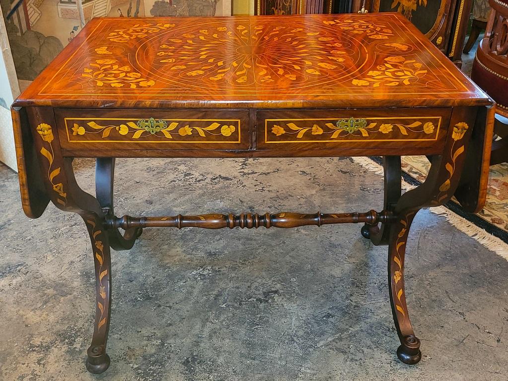 Regency Exceptionnelle table de canapé en marqueterie de style Régence néerlandaise du 18e siècle en vente