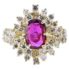 Exceptional 18K Yellow Gold Ring With Diamonds & Natural Ruby Center Stone