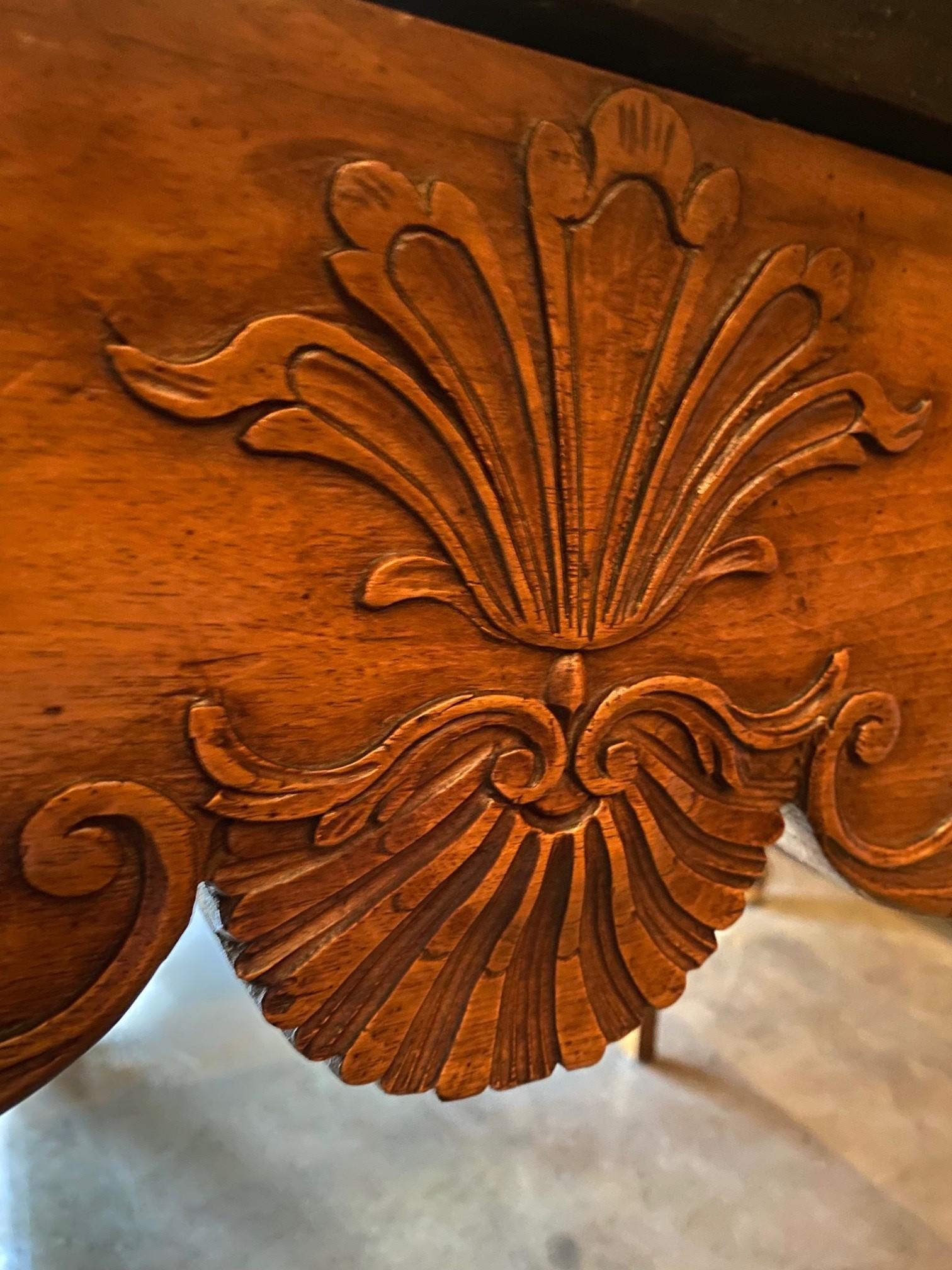 Exceptionnel bureau du 18e siècle Console en bois et pierre sculptés à la main CA en vente 4