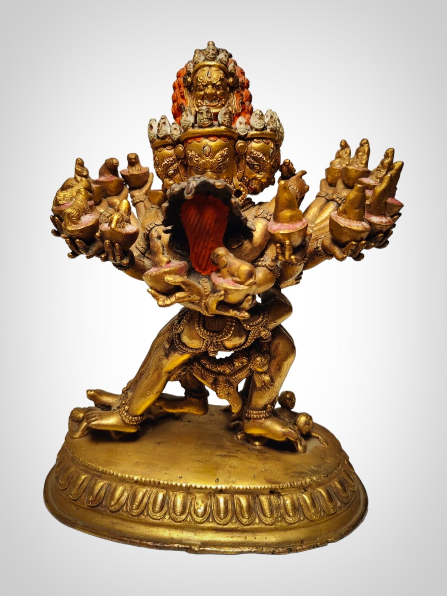 Exceptional 18th Century Chinese Tibetan Gilt Bronze Cakrasamvara in Yab Yum In Good Condition For Sale In Madrid, ES