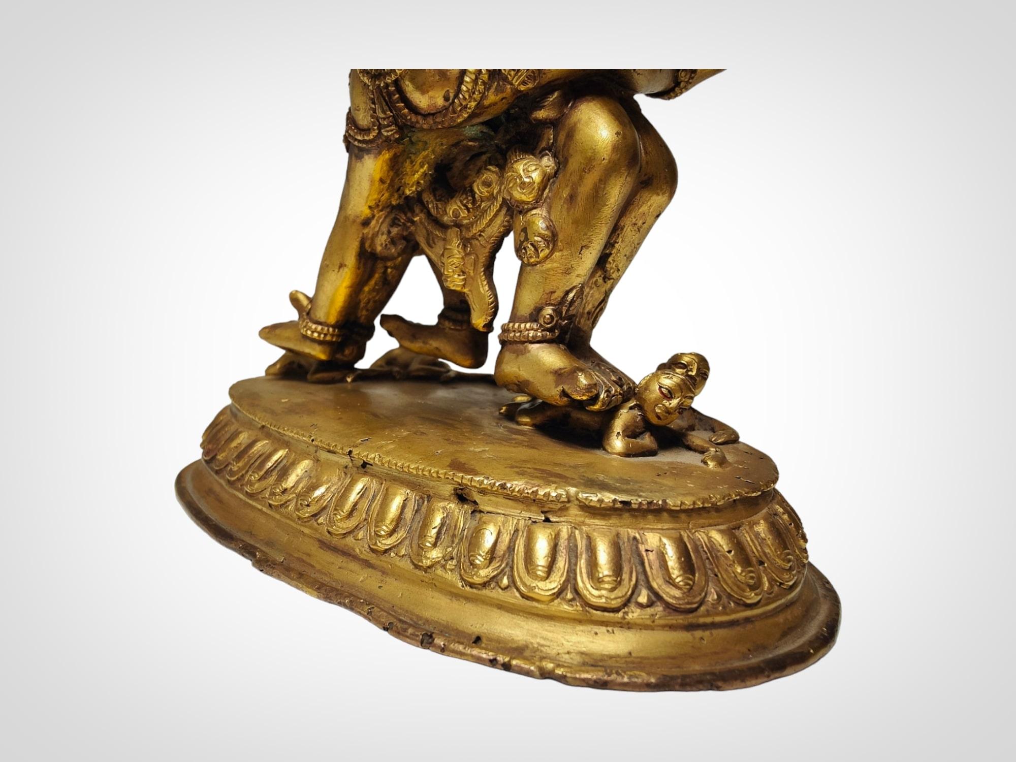 Exceptional 18th Century Chinese Tibetan Gilt Bronze Cakrasamvara in Yab Yum For Sale 3