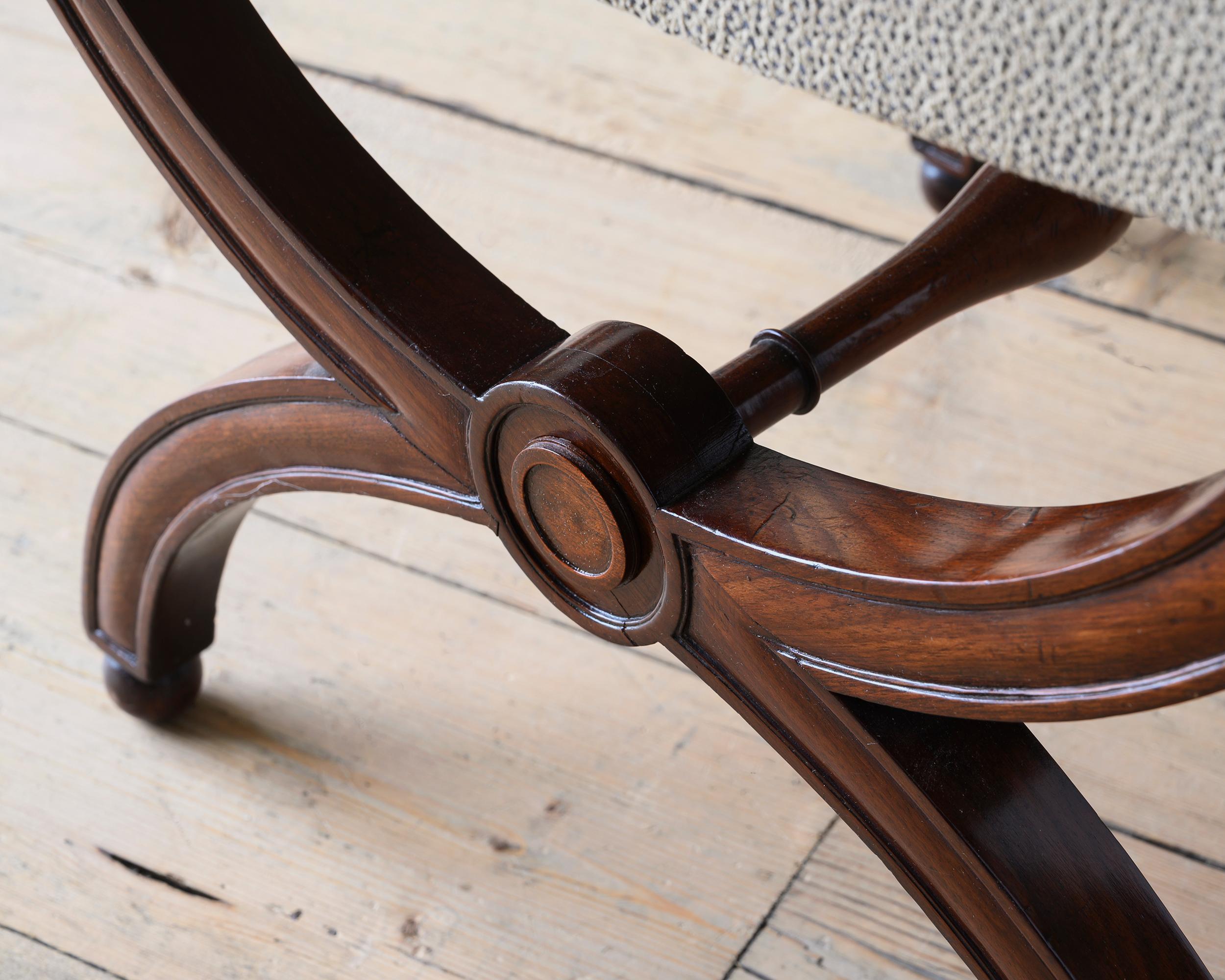Exceptional 18th Century French Mahogany Stools In Good Condition For Sale In Mjöhult, SE