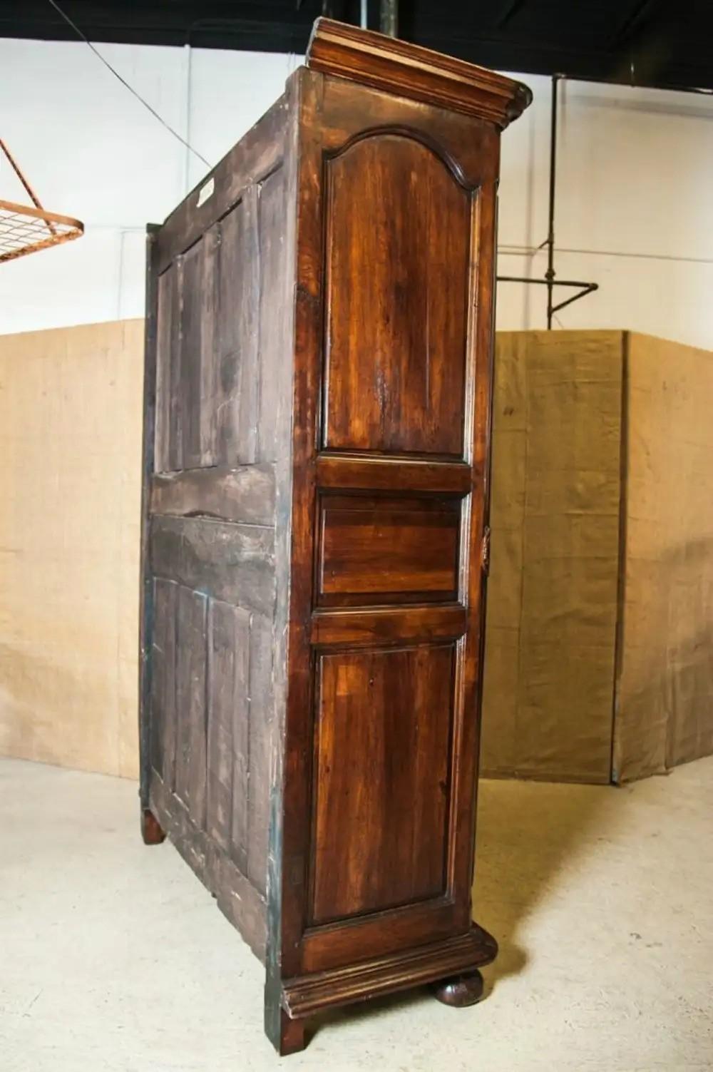 Exceptional 18th Century French Régence Period Walnut Chateau Lyonnaise Armoire For Sale 7
