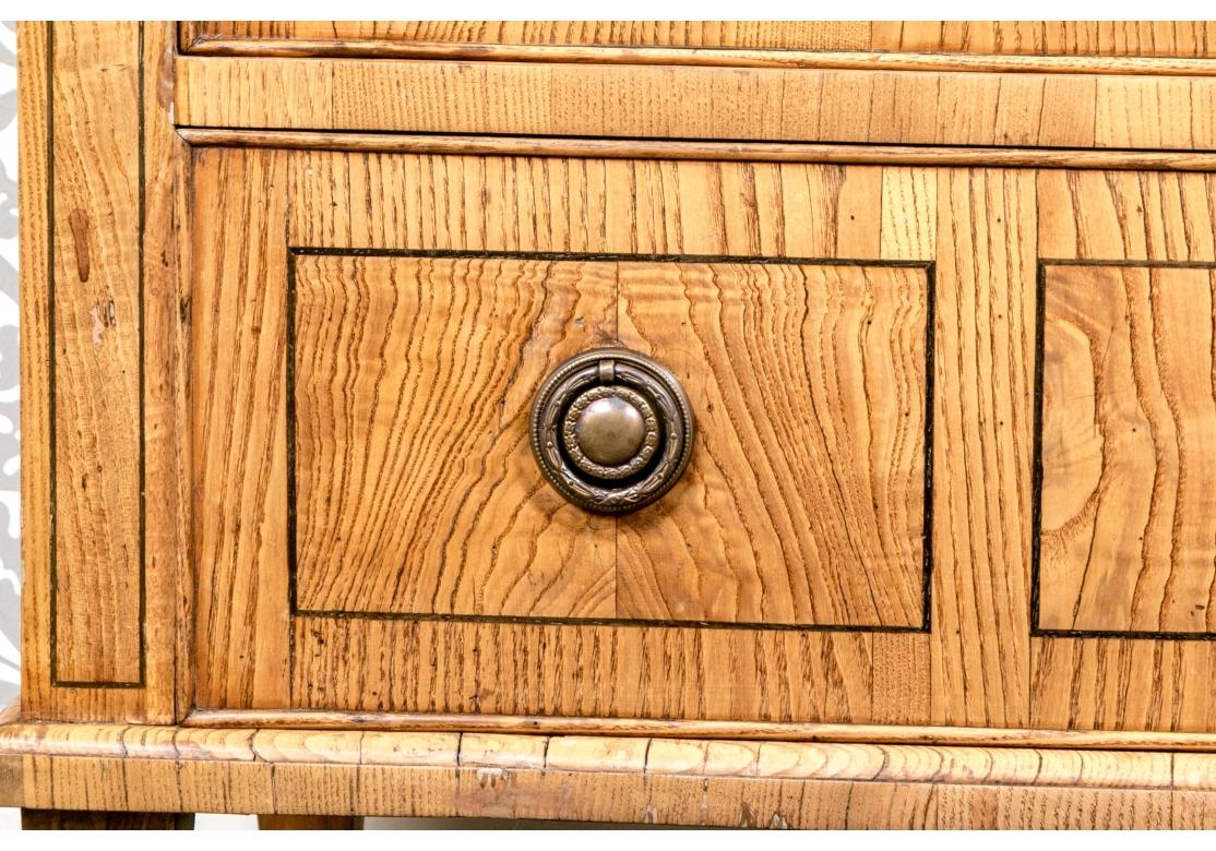 Exceptionnelle commode européenne incrustée du 18ème siècle en vente 8