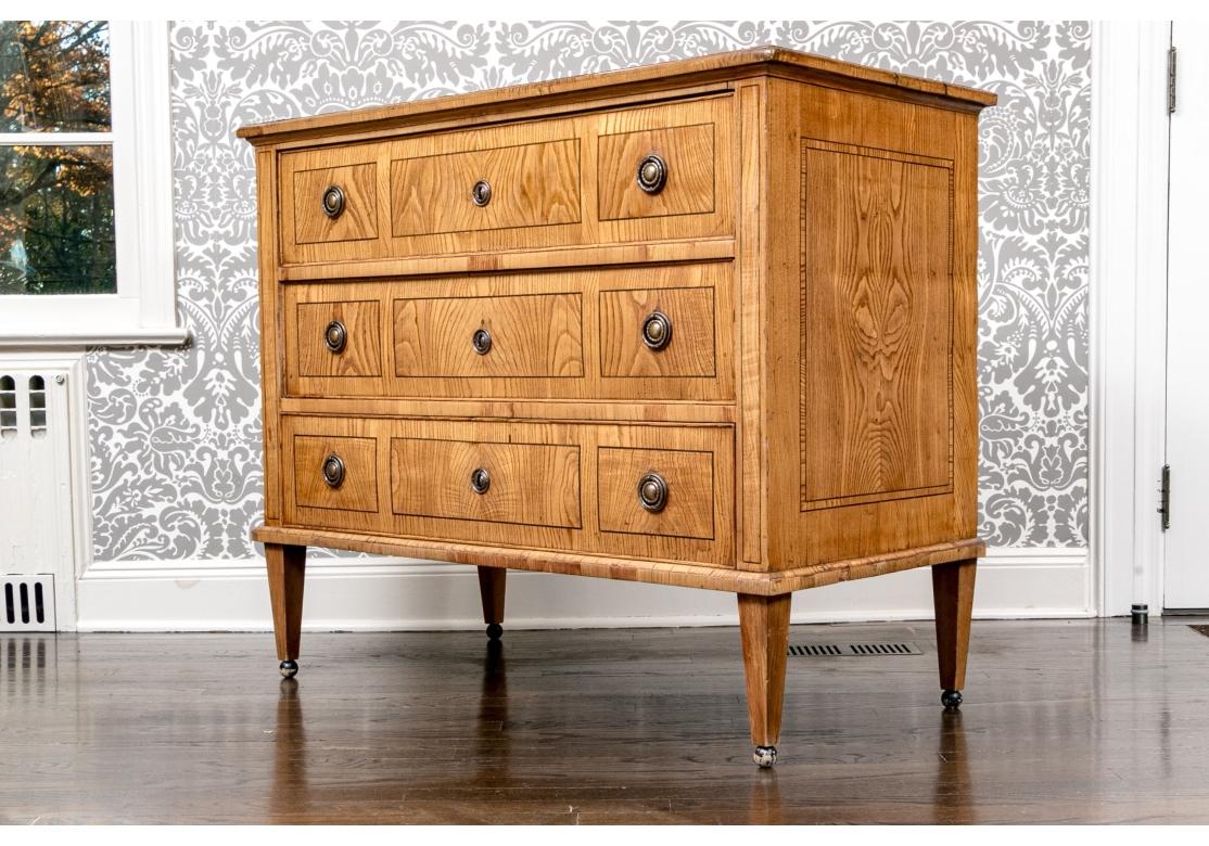 Exceptionnelle commode européenne incrustée du 18ème siècle en vente 10