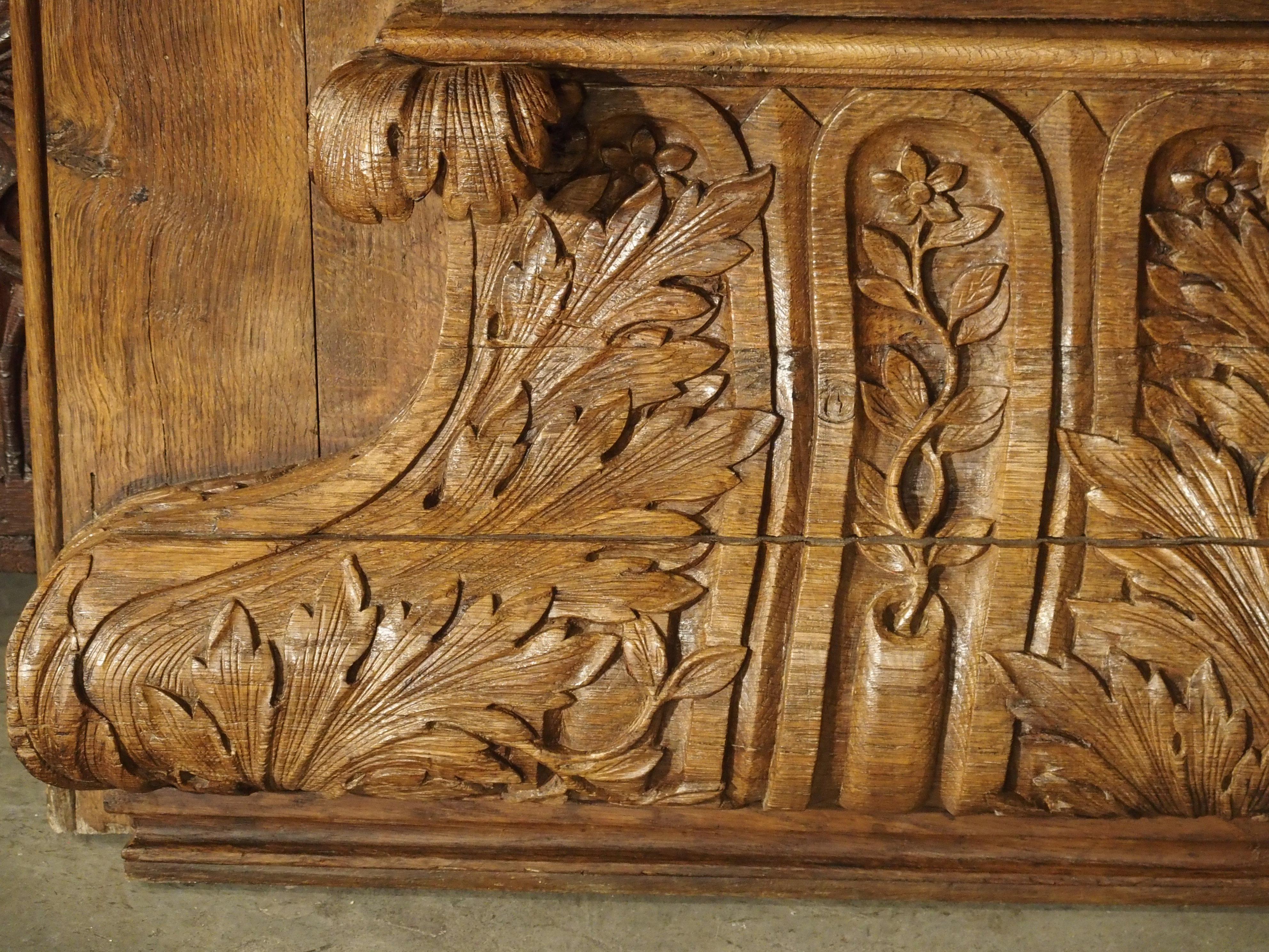 Chêne Exceptionnel panneau de boiserie en chêne du 18ème siècle provenant du château de Saint-Maclou, Normandie en vente