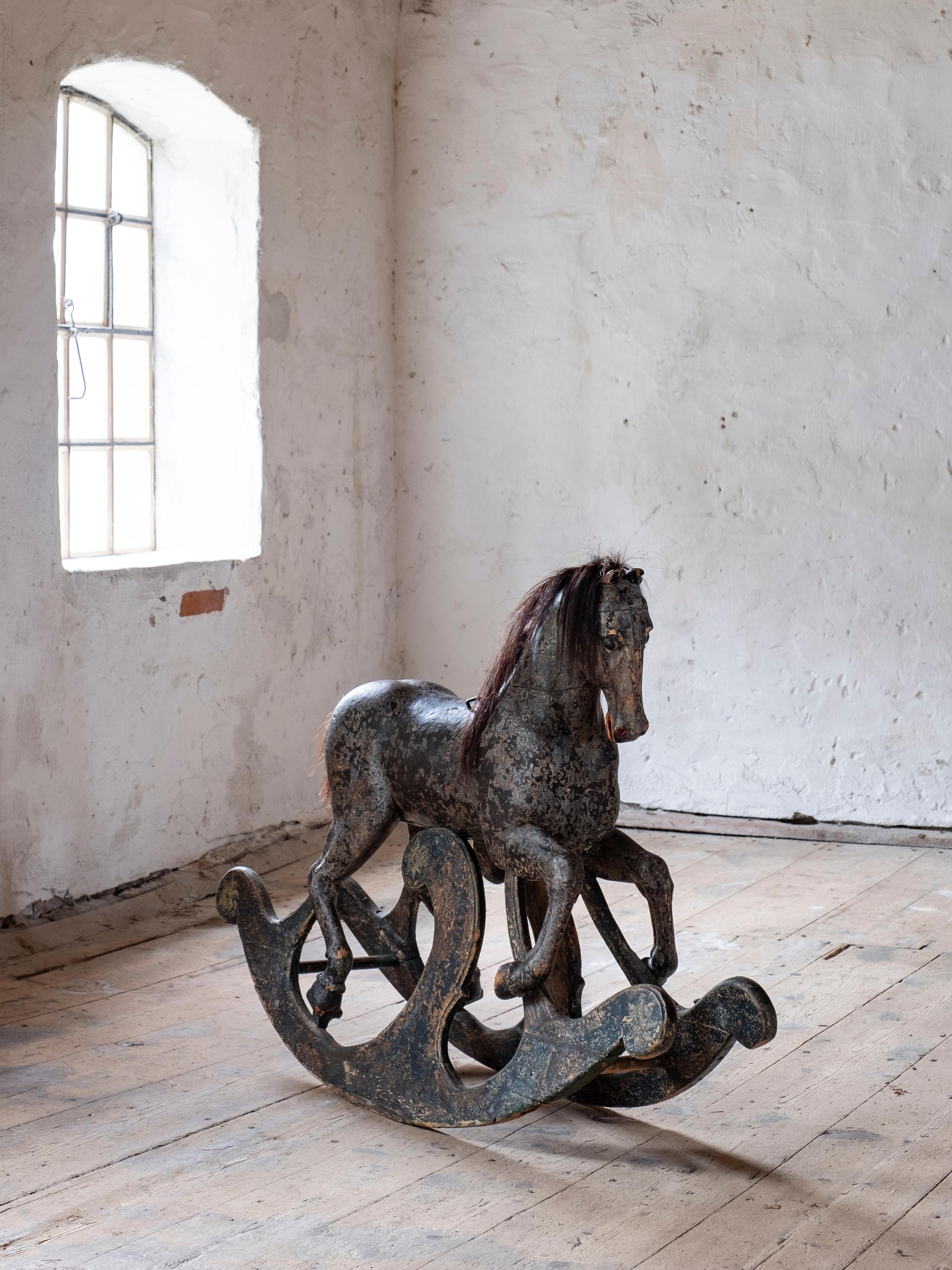 Exceptional 18th Century Rocking Horse In Good Condition In Mjöhult, SE