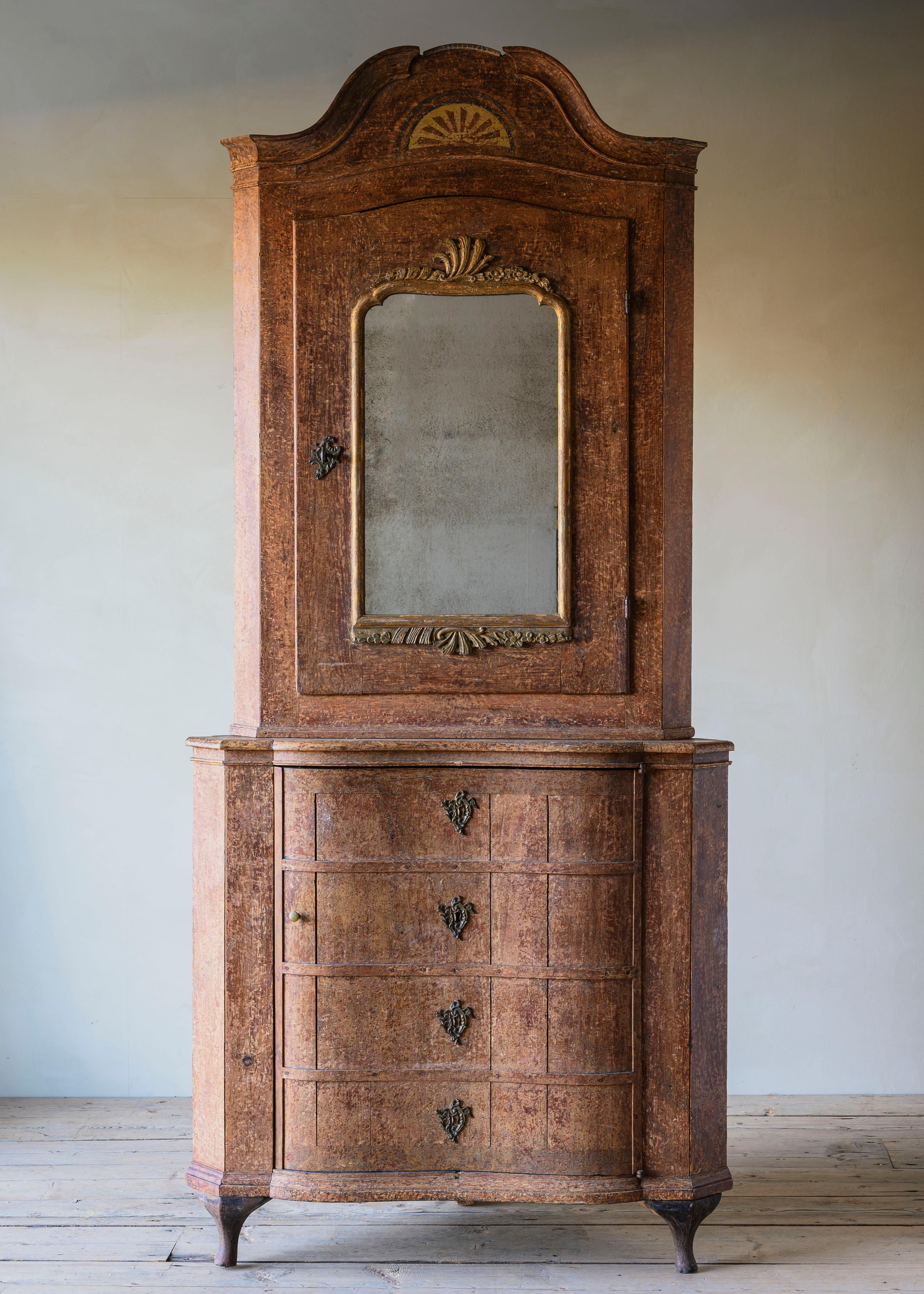 Exceptional and unusually large 18th century mercury mirrored Rococo corner cabinet in its original condition with a wonderful patination, Ca 1770 Scandinavia. Most likely Denmark, possibly south Swedish.