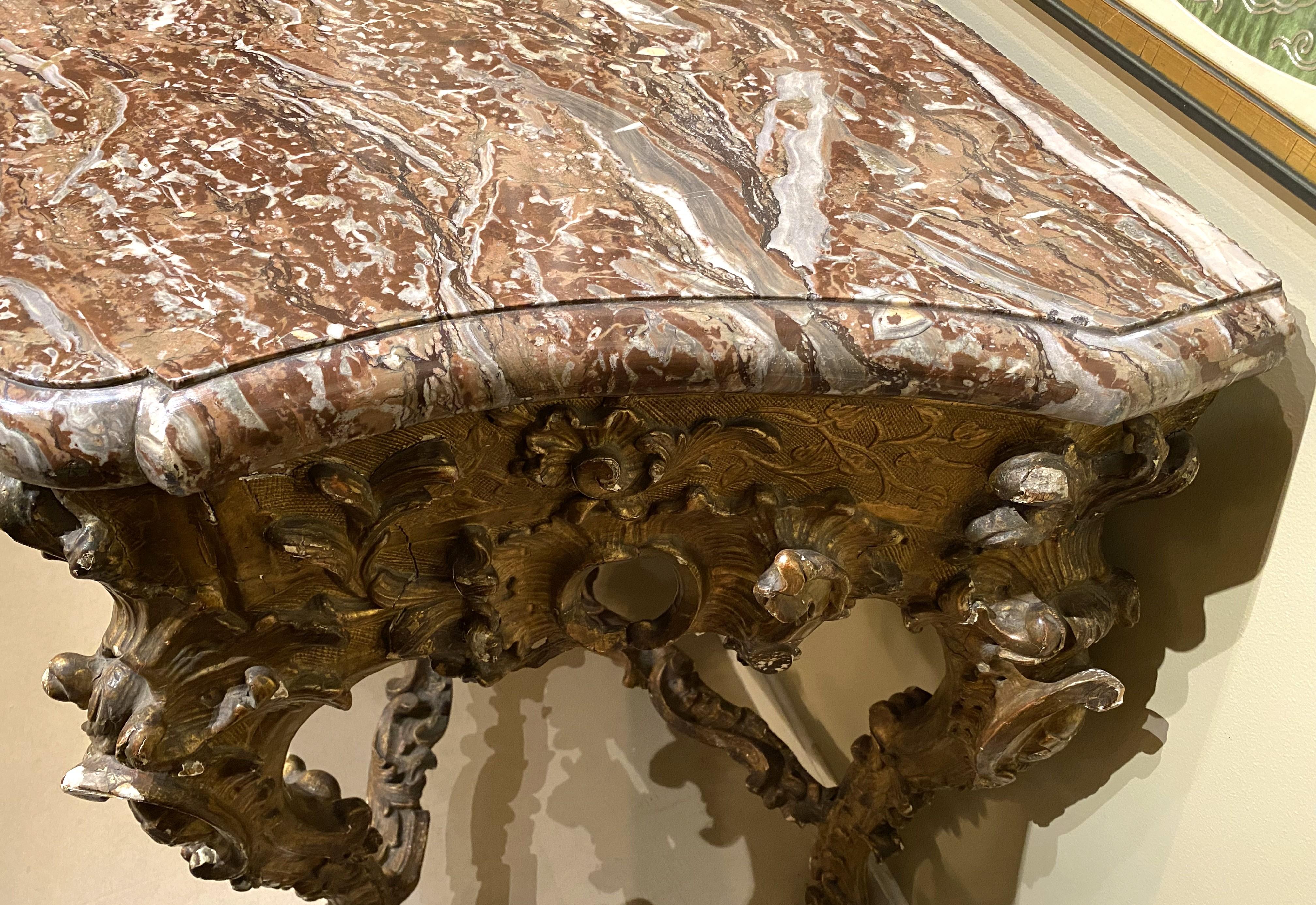 Eccezionale commode rococò del XVIII secolo in legno dorato con piano in marmo in vendita 1
