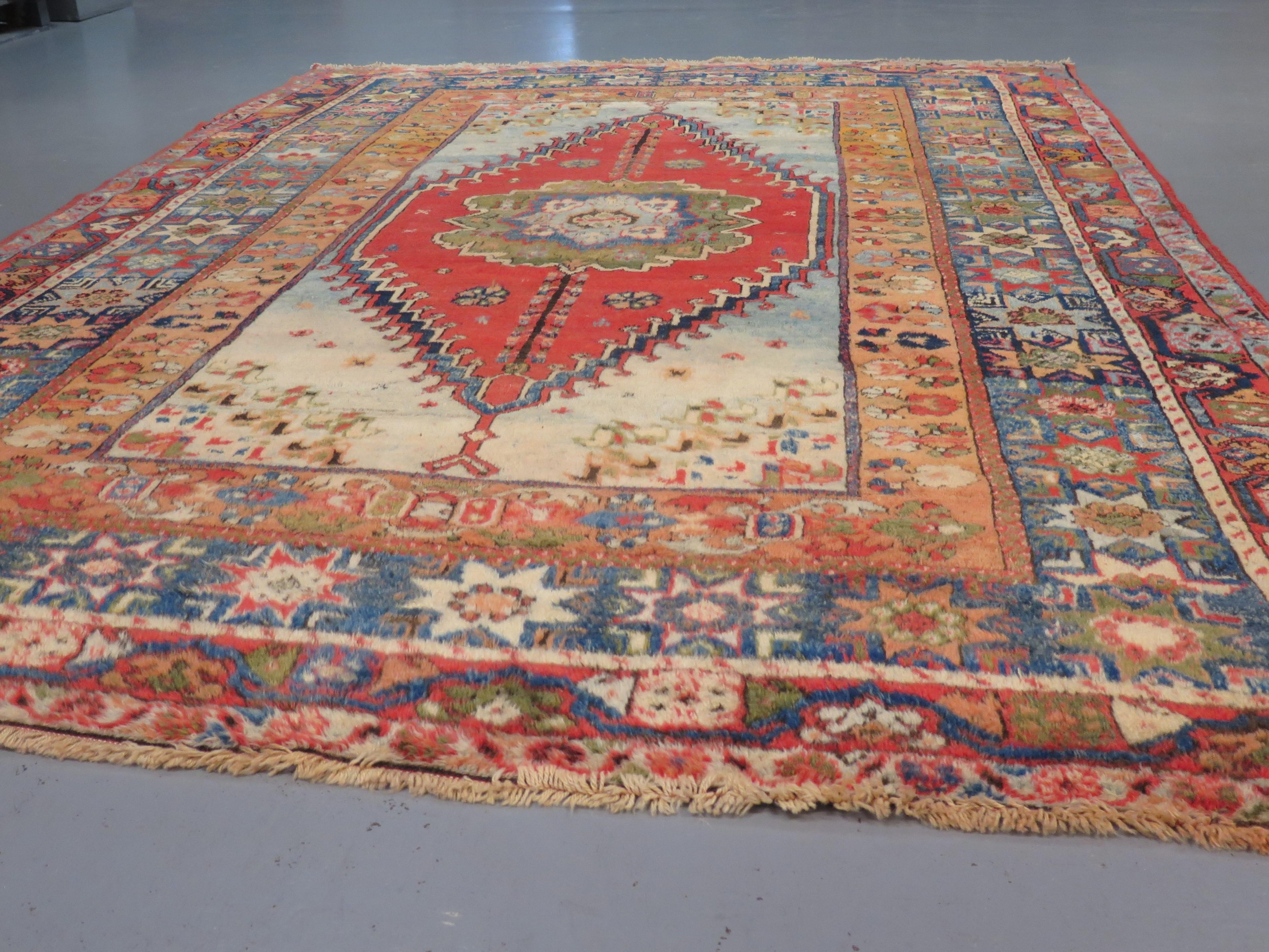 Außergewöhnlicher anatolischer Teppich aus den 1920er Jahren (Pflanzlich gefärbt) im Angebot