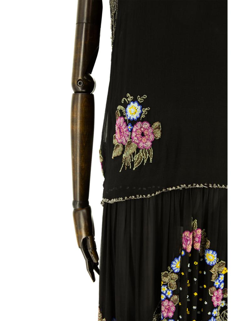 Exceptionnelle robe de soirée haute couture noire perlée des années 1920 en vente 1