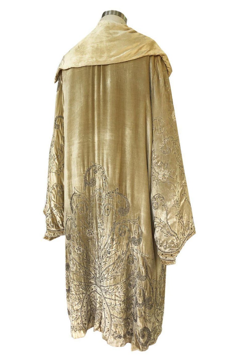 Exceptional 1920s Gold Silk Velvet Beaded Art Deco Wide Sleeve Coat at ...