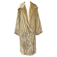 Exceptional 1920s Gold Silk Velvet Beaded Art Deco Wide Sleeve Coat