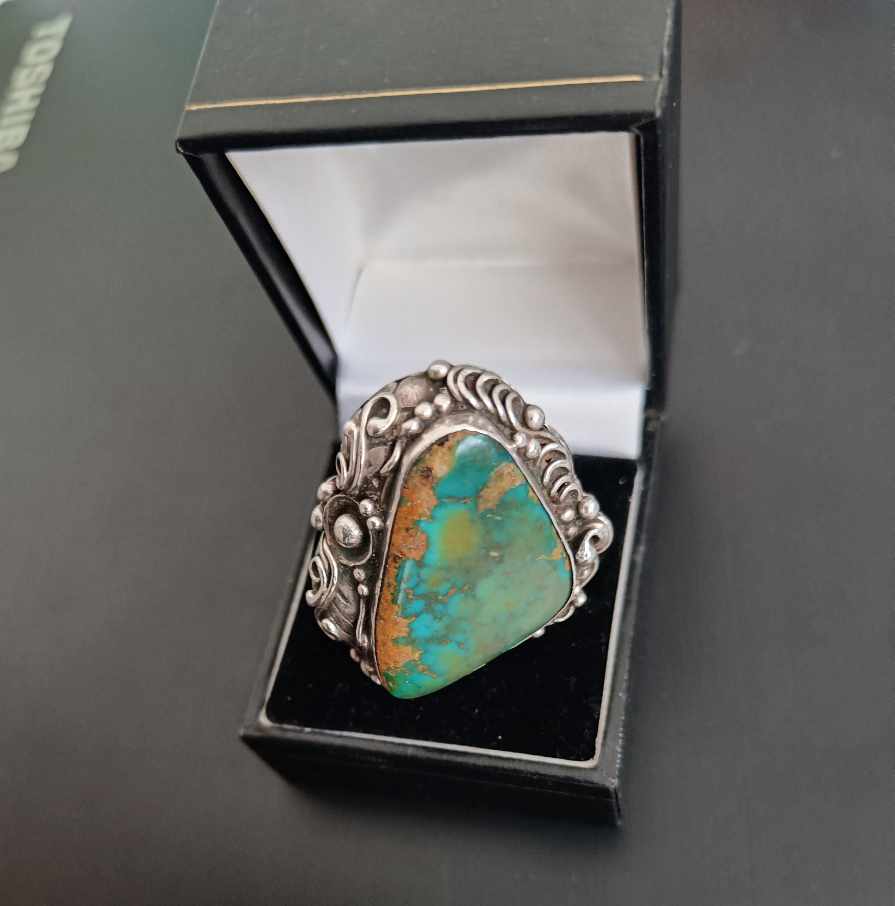 Raro Anillo excepcional Navajo de plata de ley de los años 50 con turquesa, firmado 