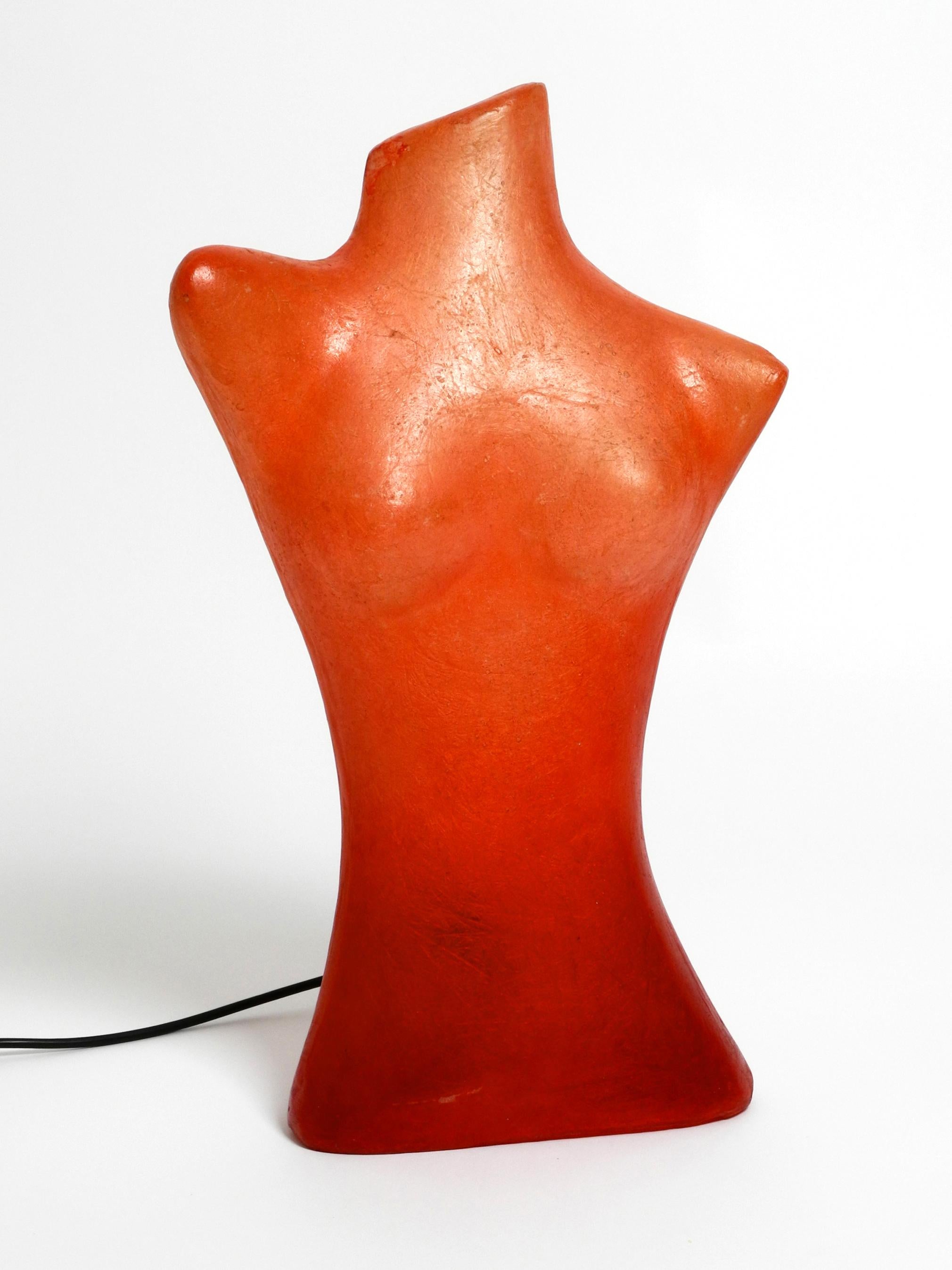 Exceptional 1960s Woman Torso Table Lamp Made of Fiberglass in Red For Sale 3