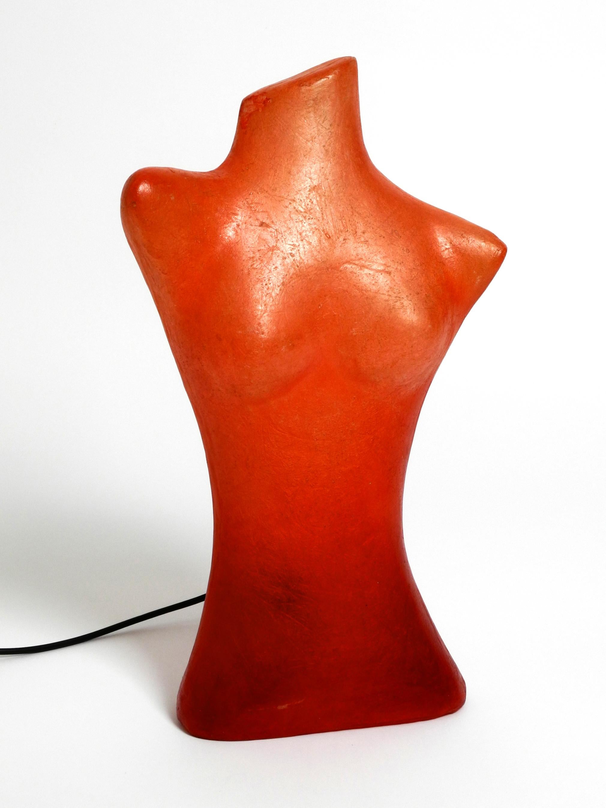 Exceptional 1960s Woman Torso Table Lamp Made of Fiberglass in Red For Sale 7