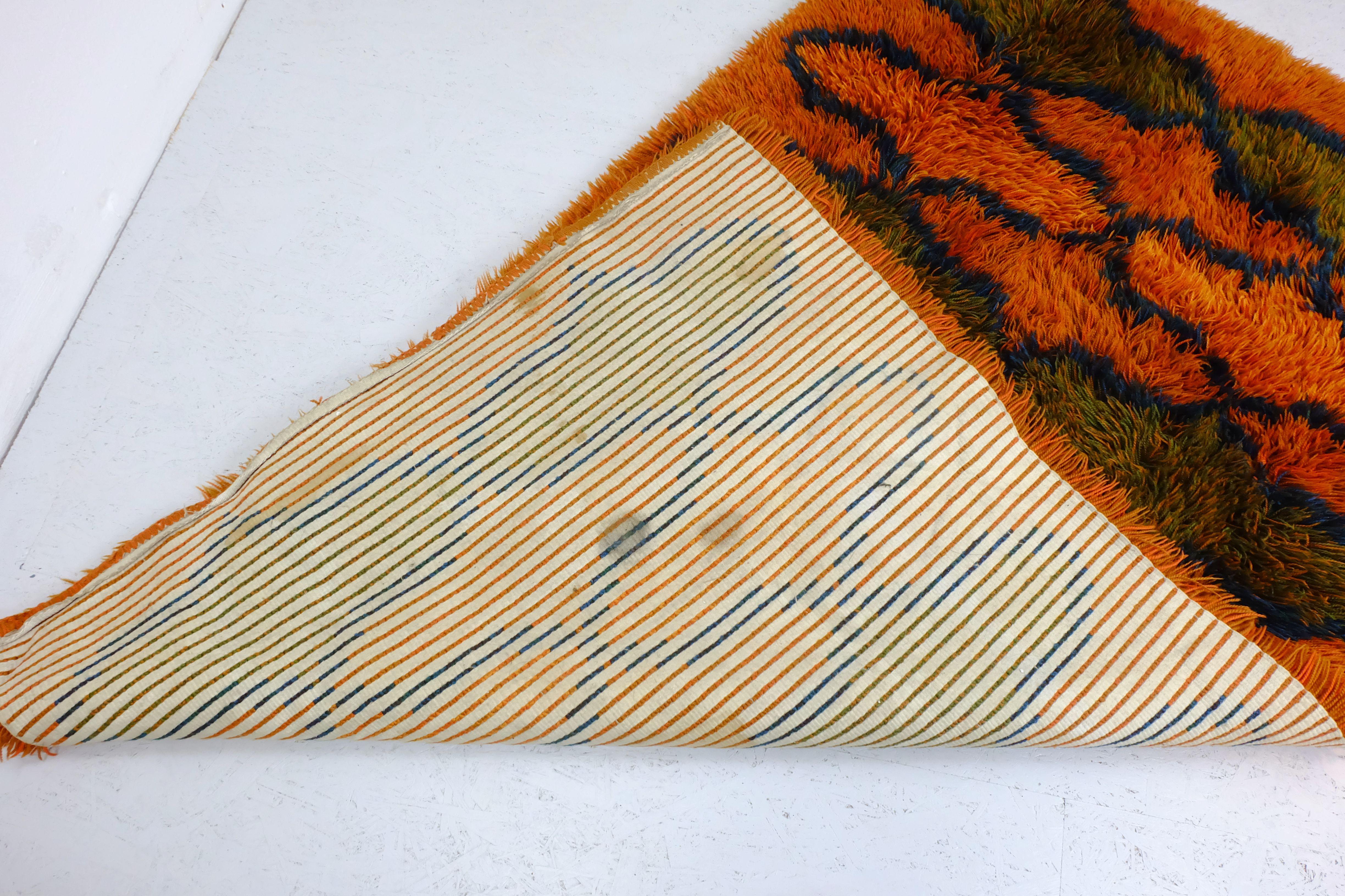 exceptional 1970s vintage RUG carpet psychedelic pop design For Sale 4