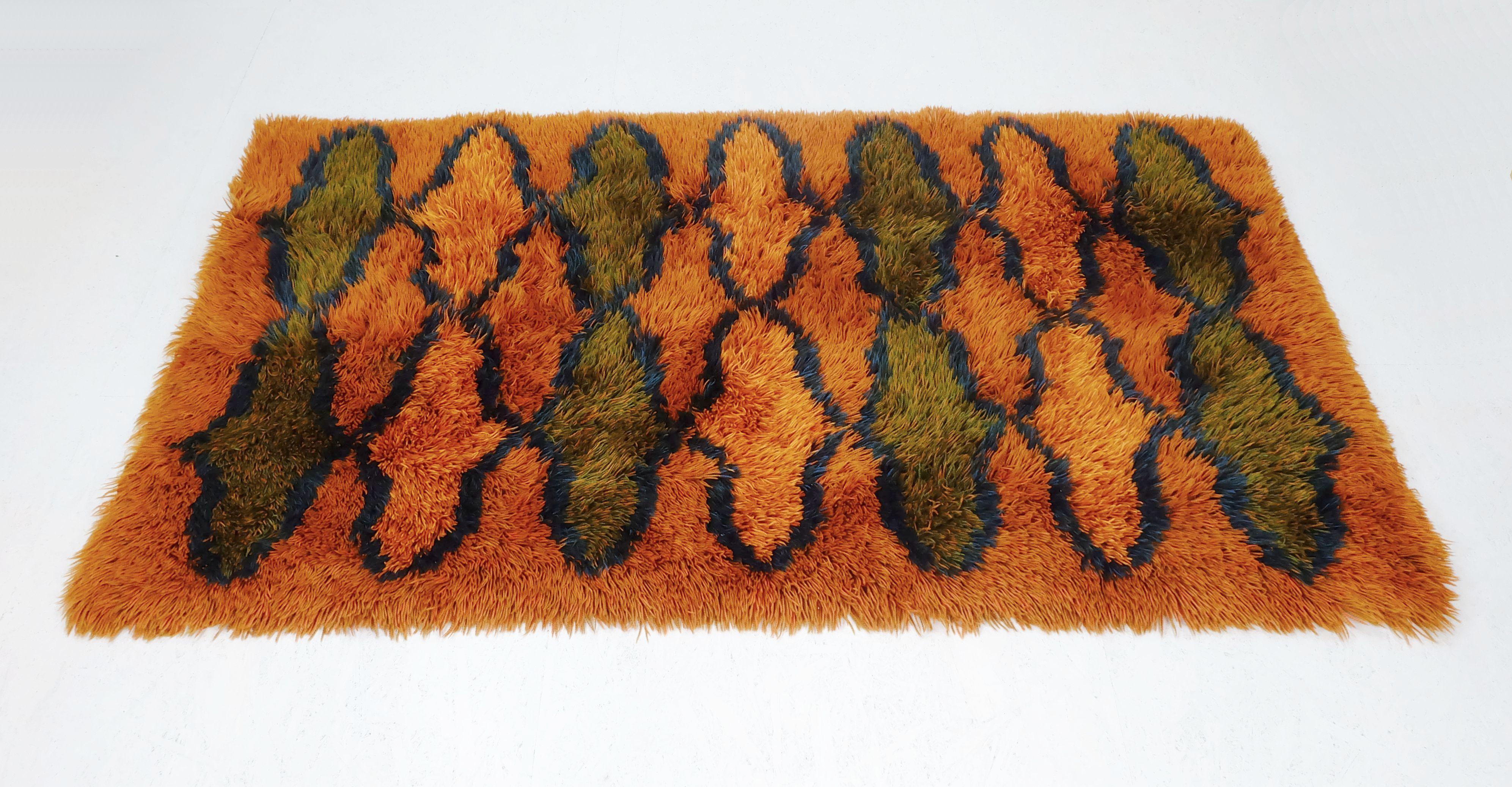 exceptional 1970s vintage RUG carpet psychedelic pop design In Good Condition For Sale In Mannheim, DE
