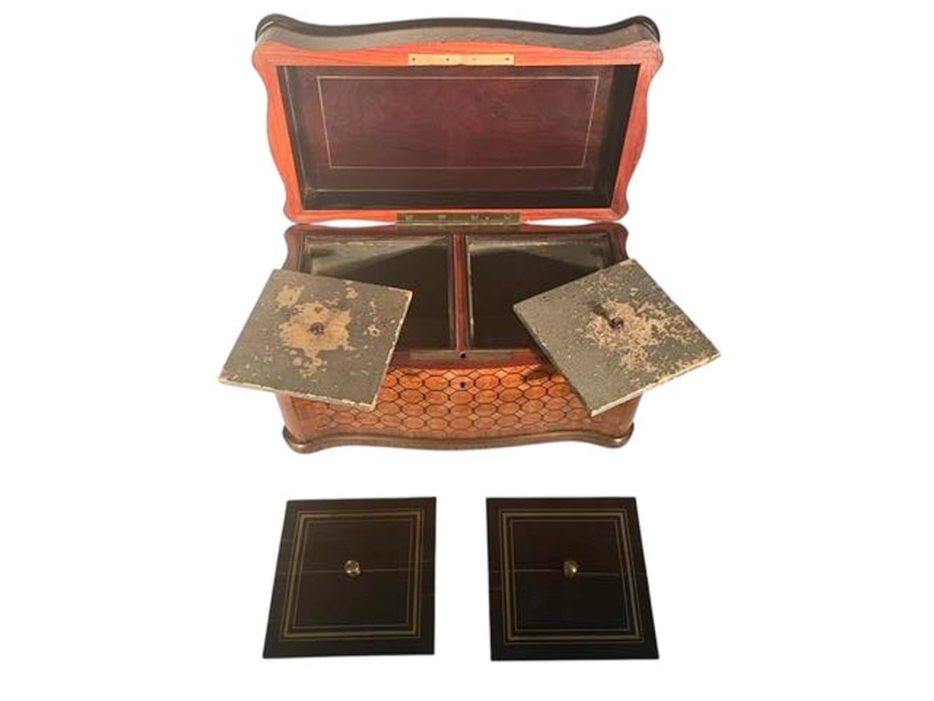 Eccezionale portavivande in parquet del XIX secolo con lati a serpentina con il marchio Tahan Paris in vendita 3