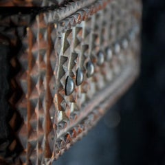 Excepcional caja para velas Tramp Art americano del siglo XIX