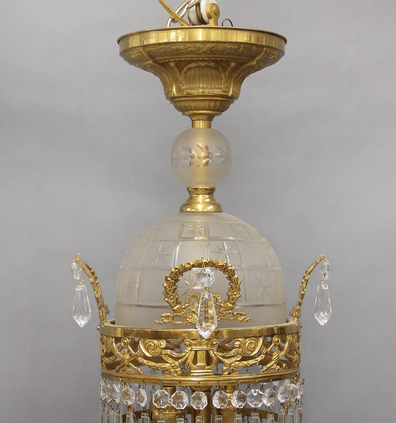Belle Époque Eccezionale lampadario in bronzo e cristallo del XIX secolo in stile impero russo in vendita