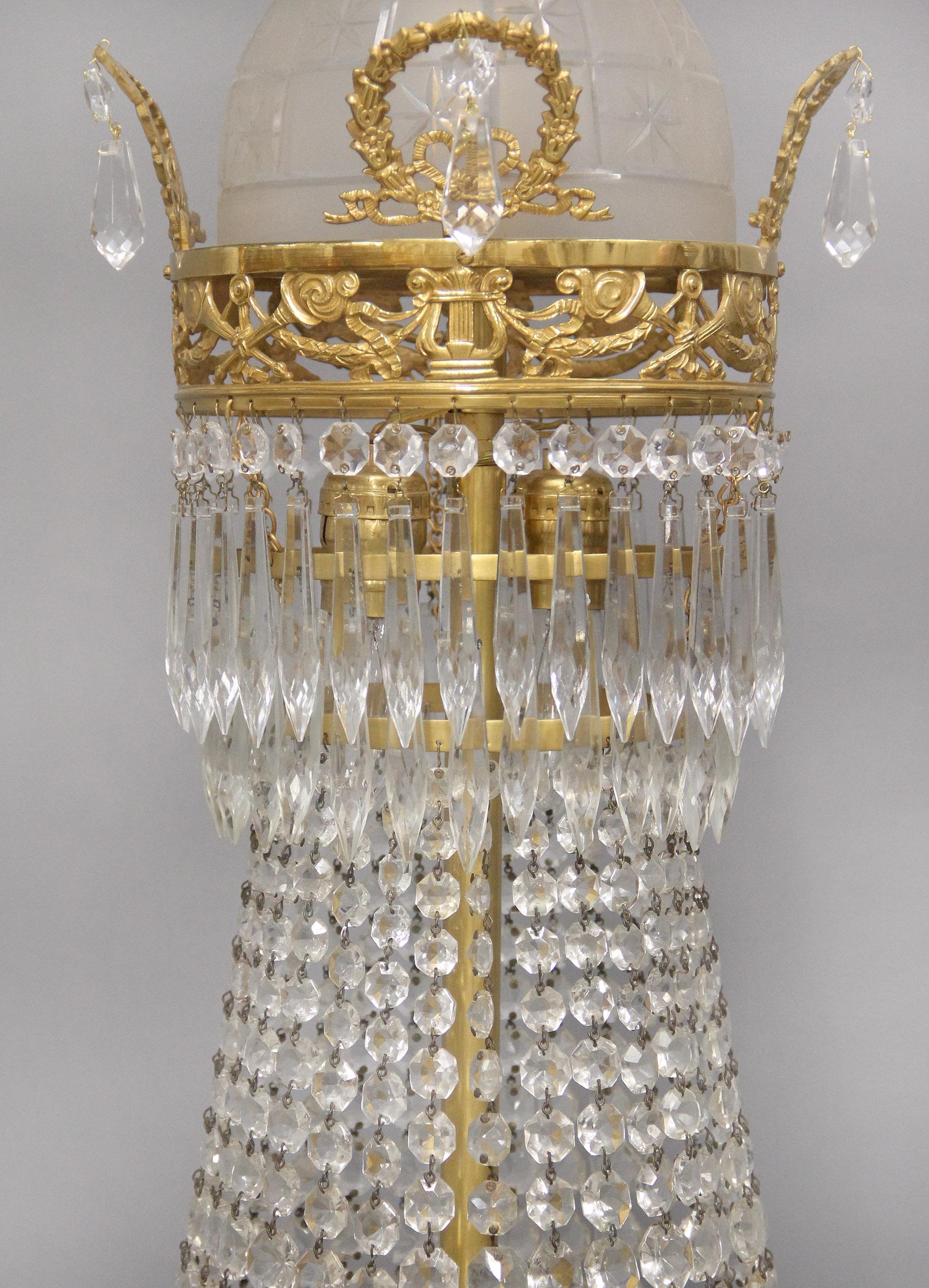 Realizzato con acquaforte Eccezionale lampadario in bronzo e cristallo del XIX secolo in stile impero russo in vendita