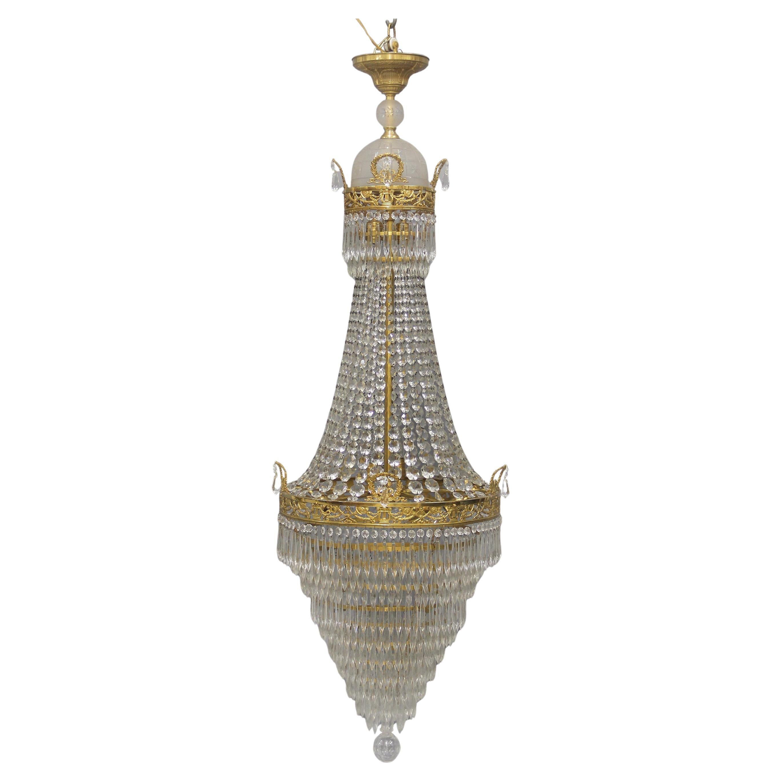 Eccezionale lampadario in bronzo e cristallo del XIX secolo in stile impero russo