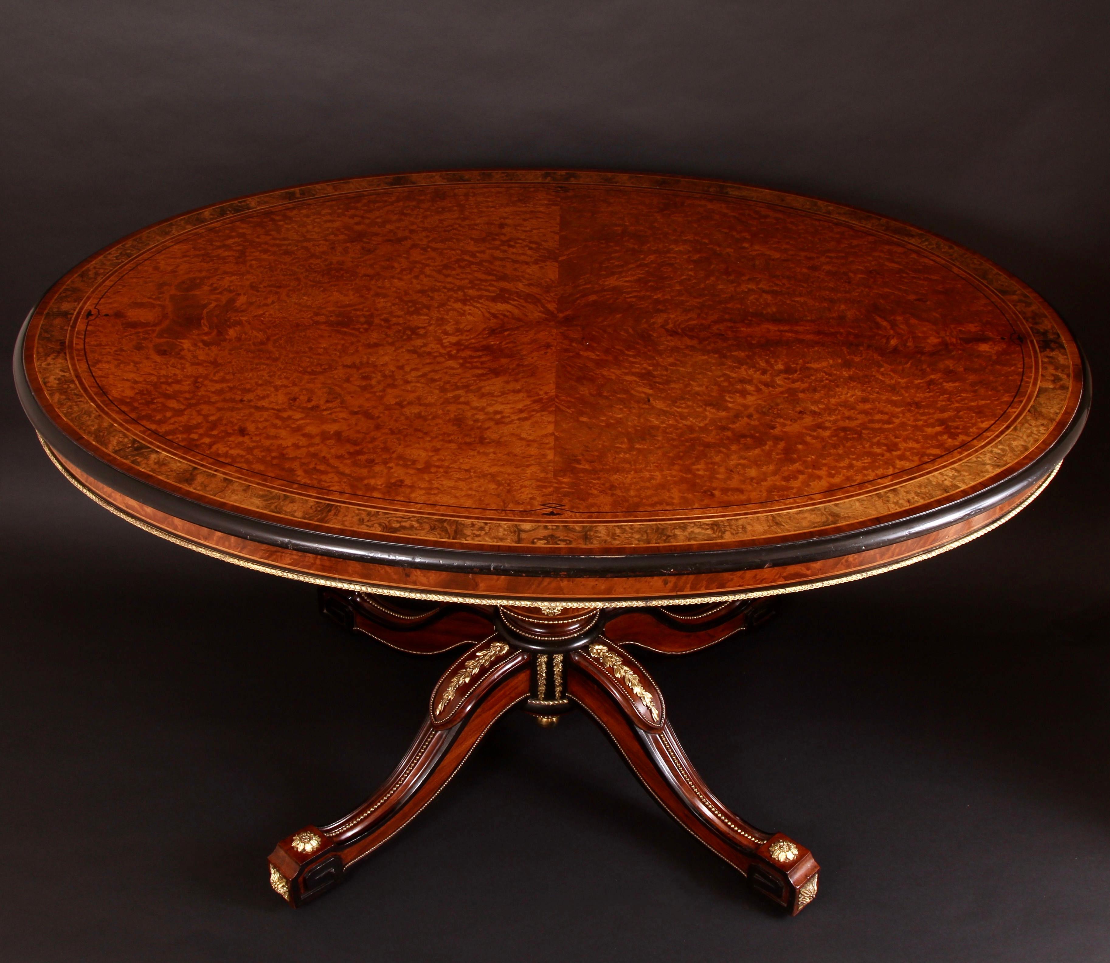 Bronze doré Exceptionnelle table centrale du 19ème siècle attribuée à Holland & Sons en vente