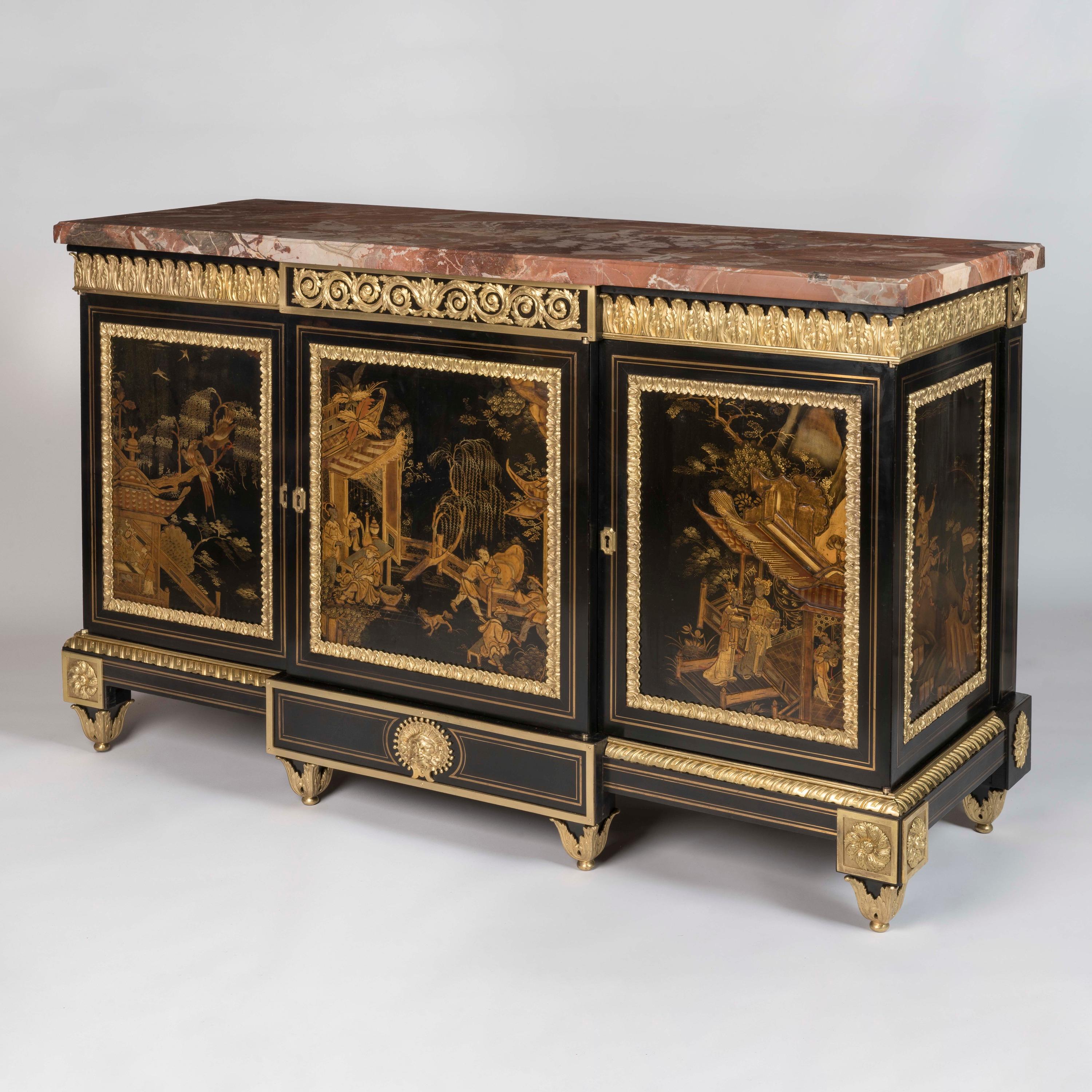 Inglese Exceptional 19th Century English Ormolu-Mounted Cabinet with Lacquer Panels in vendita