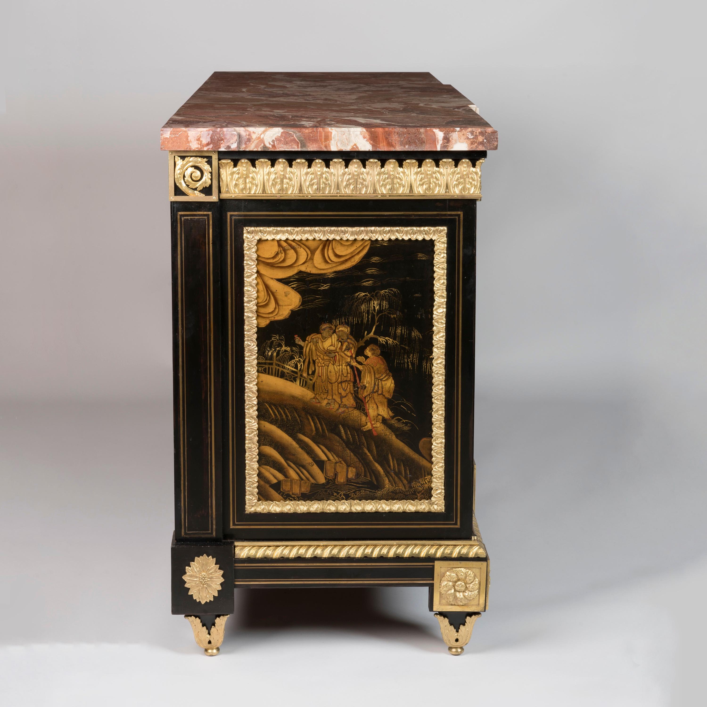 XIX secolo Exceptional 19th Century English Ormolu-Mounted Cabinet with Lacquer Panels in vendita