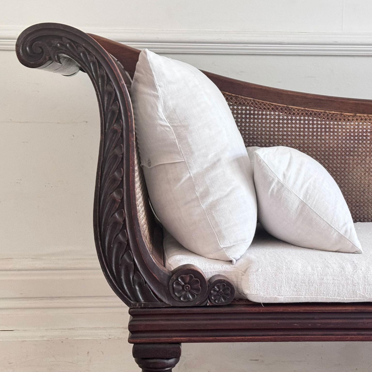 Exceptional 19th Century English Waring & Gillows Cane-Seated Daybed In Excellent Condition For Sale In London, GB