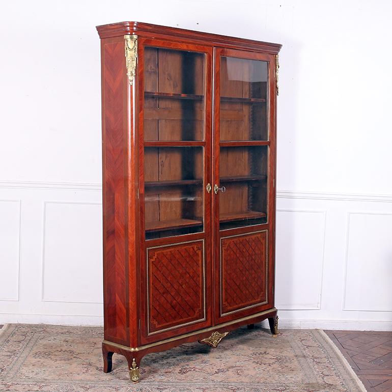 Exceptional 19th Century French Bookcase In Good Condition For Sale In Vancouver, British Columbia