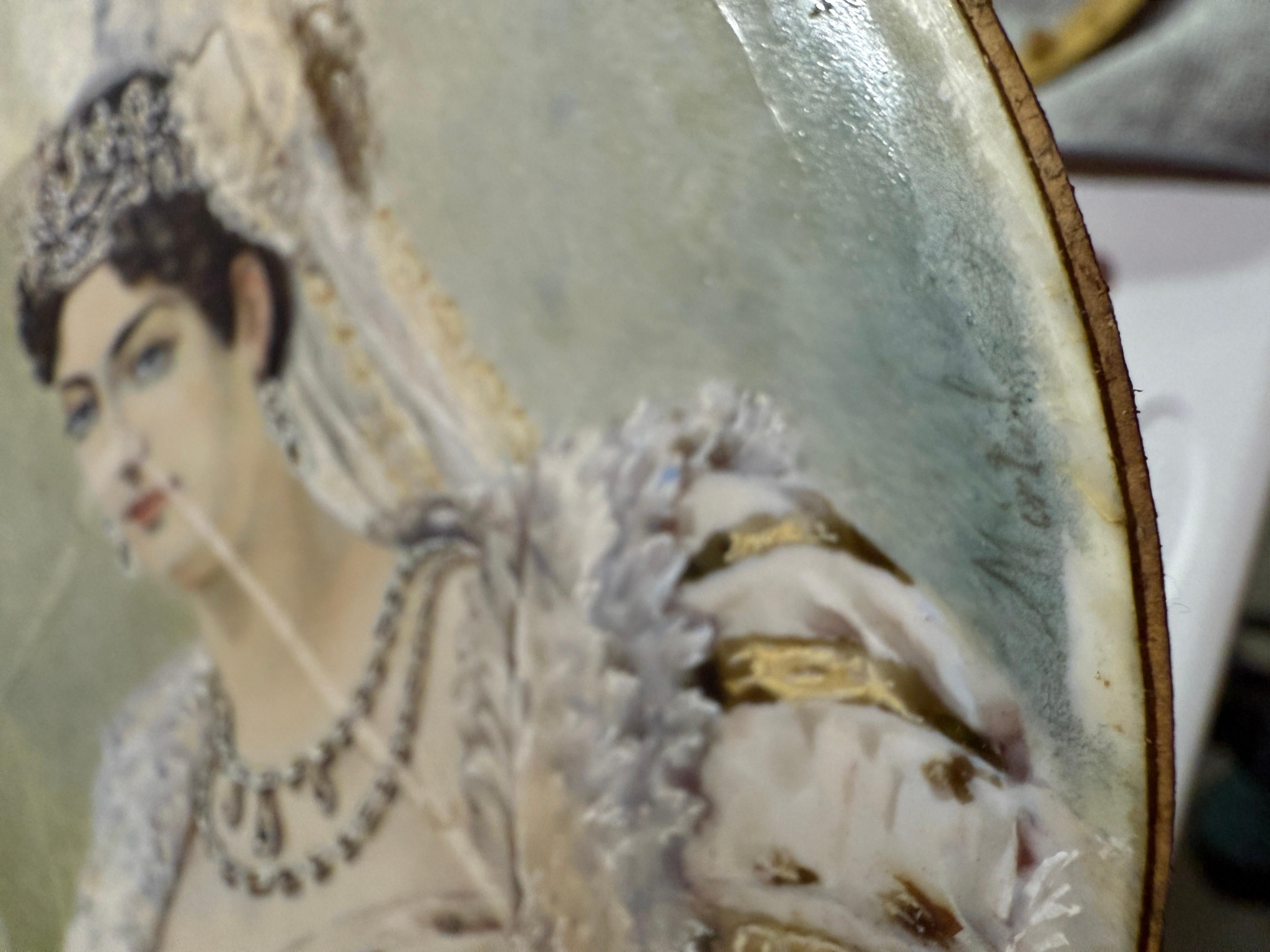 Empire Exceptionnel cadre en bronze français du 19ème siècle avec une peinture de portrait de Josephine en vente