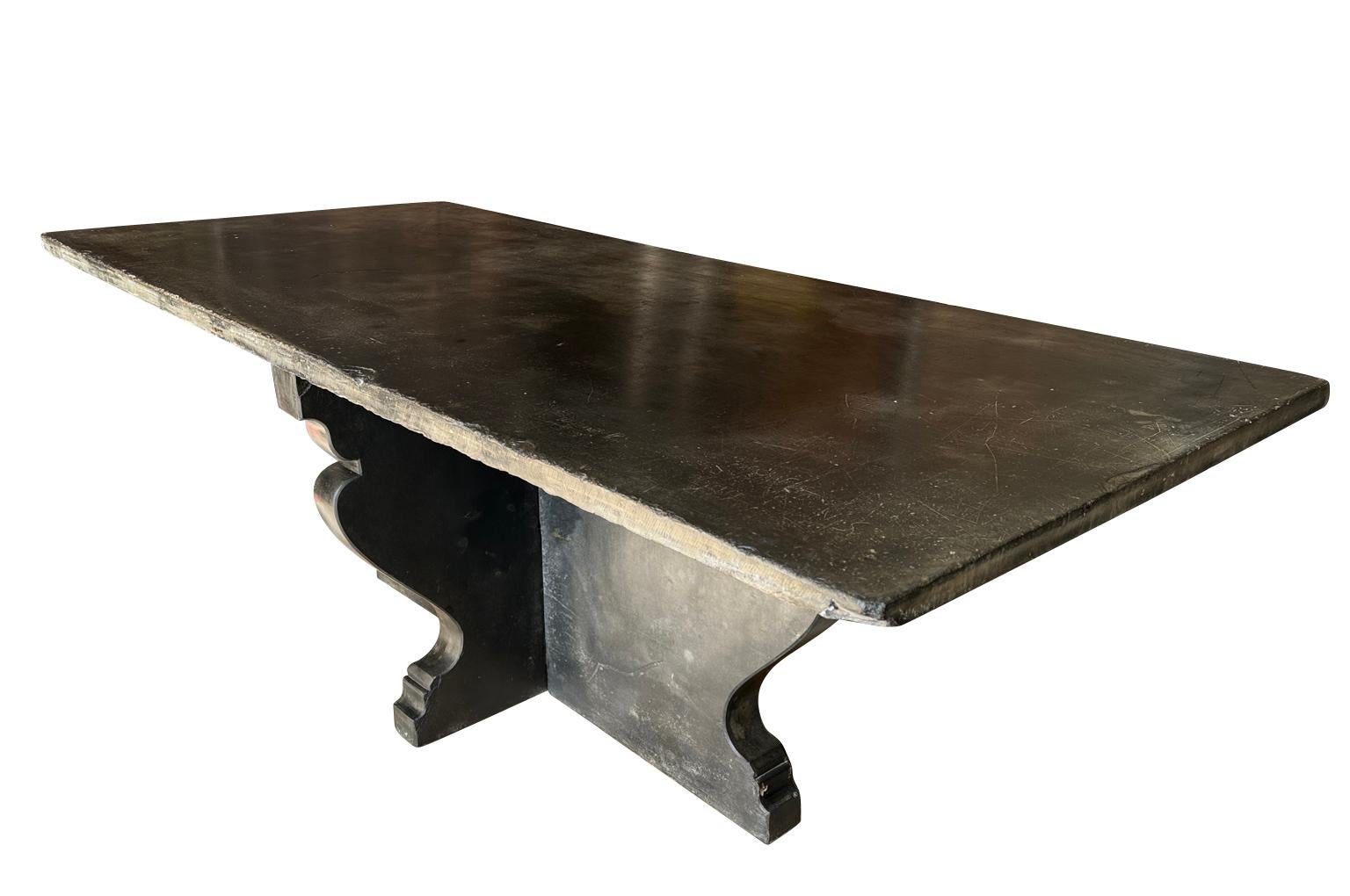 Exceptionnelle table à manger de jardin du 19ème siècle Bon état - En vente à Round Top, TX