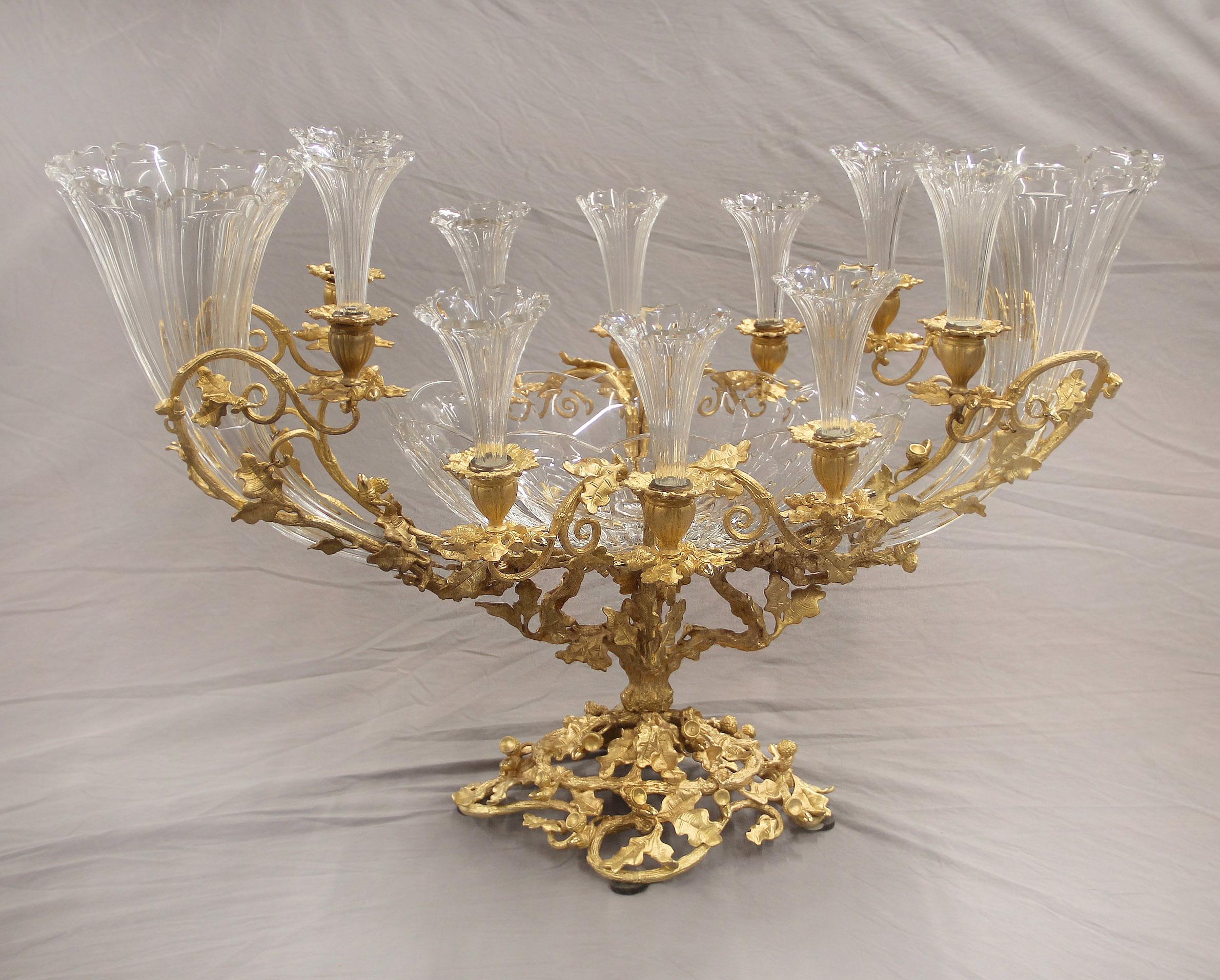 Belle Époque Exceptionnelle garniture de trois pièces Baccarat du 19ème siècle en bronze doré et cristal en vente